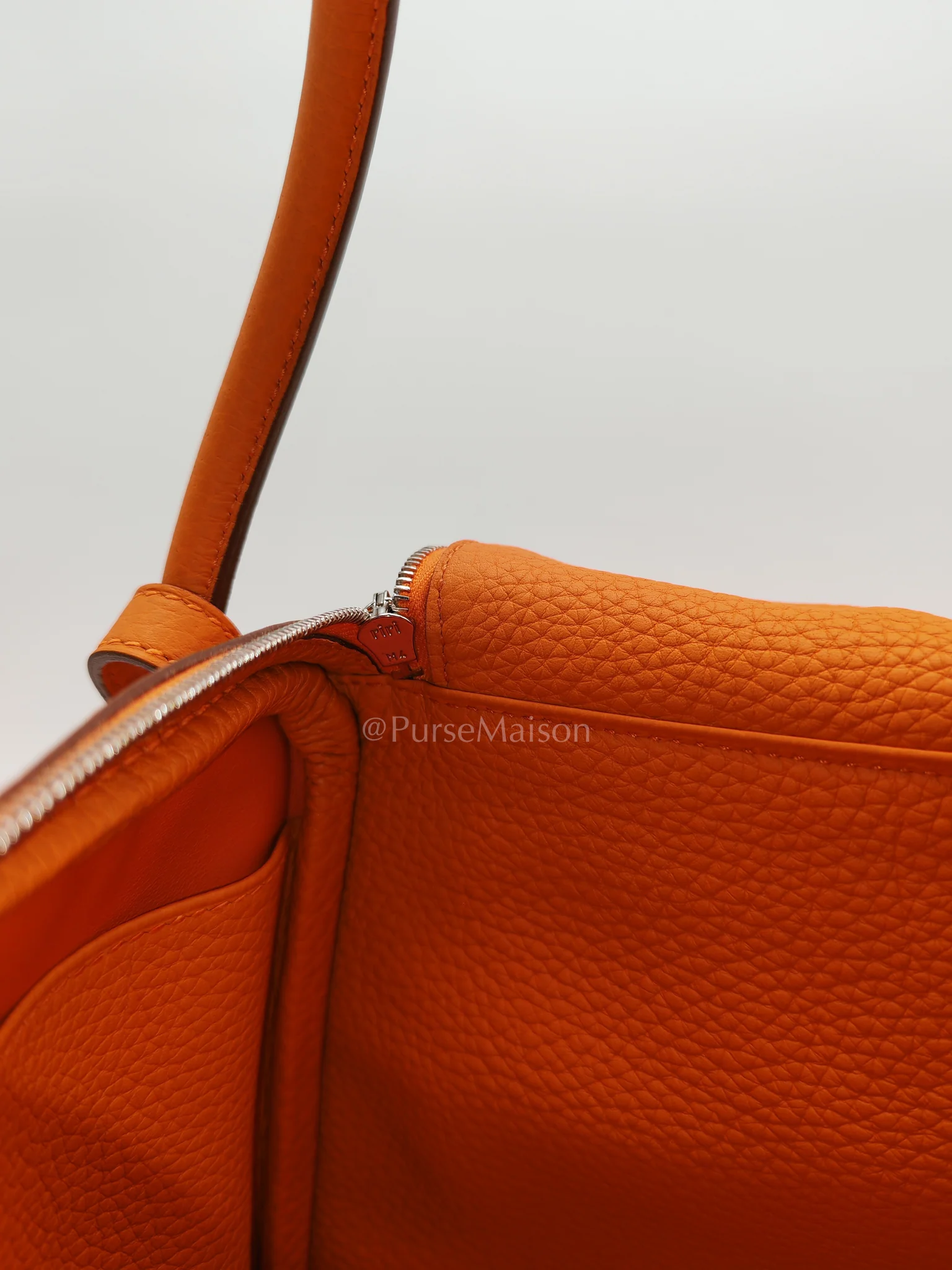 Hermes Lindy 26 in Orange Clemence Leather and Palladium Hardware Stamp B (2023) - Image 22