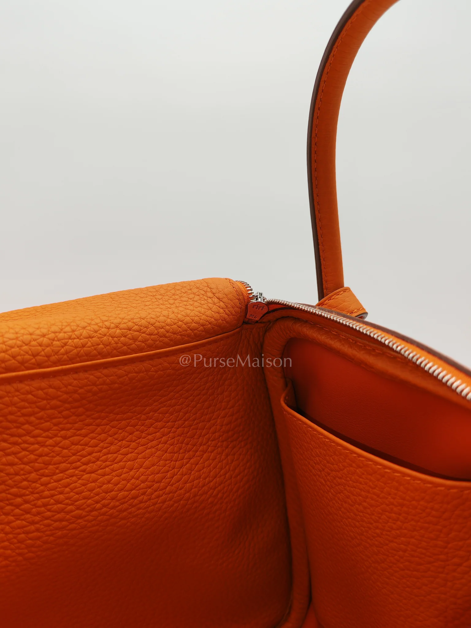 Hermes Lindy 26 in Orange Clemence Leather and Palladium Hardware Stamp B (2023) - Image 23