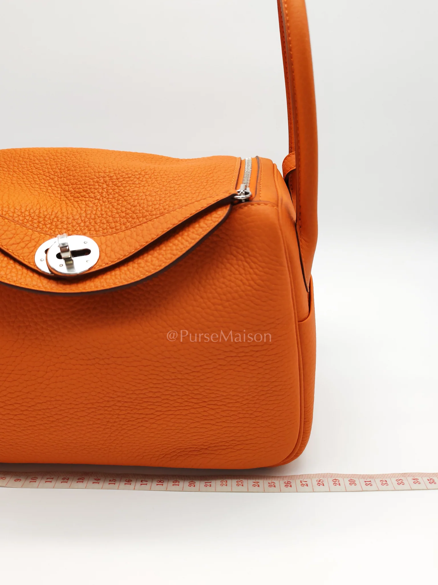 Hermes Lindy 26 in Orange Clemence Leather and Palladium Hardware Stamp B (2023) - Image 25