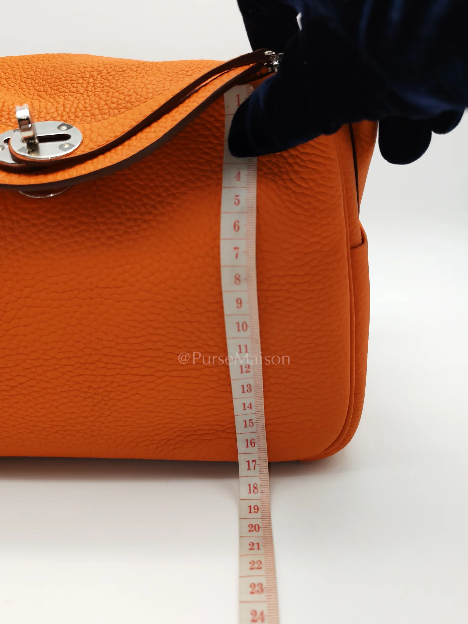 Hermes Lindy 26 in Orange Clemence Leather and Palladium Hardware Stamp B (2023) - Image 26
