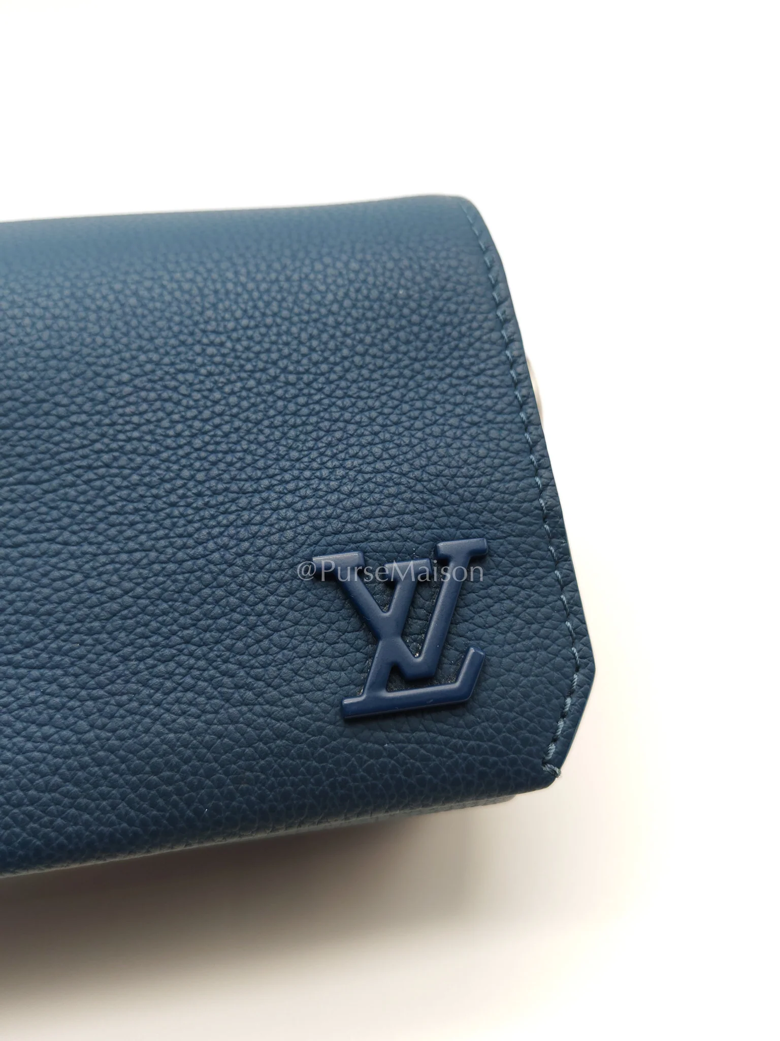 Louis Vuitton Fastline Wearable Wallet in Atlantic Blue Cowhide Leather and Silver Hardware Microchip - Image 19