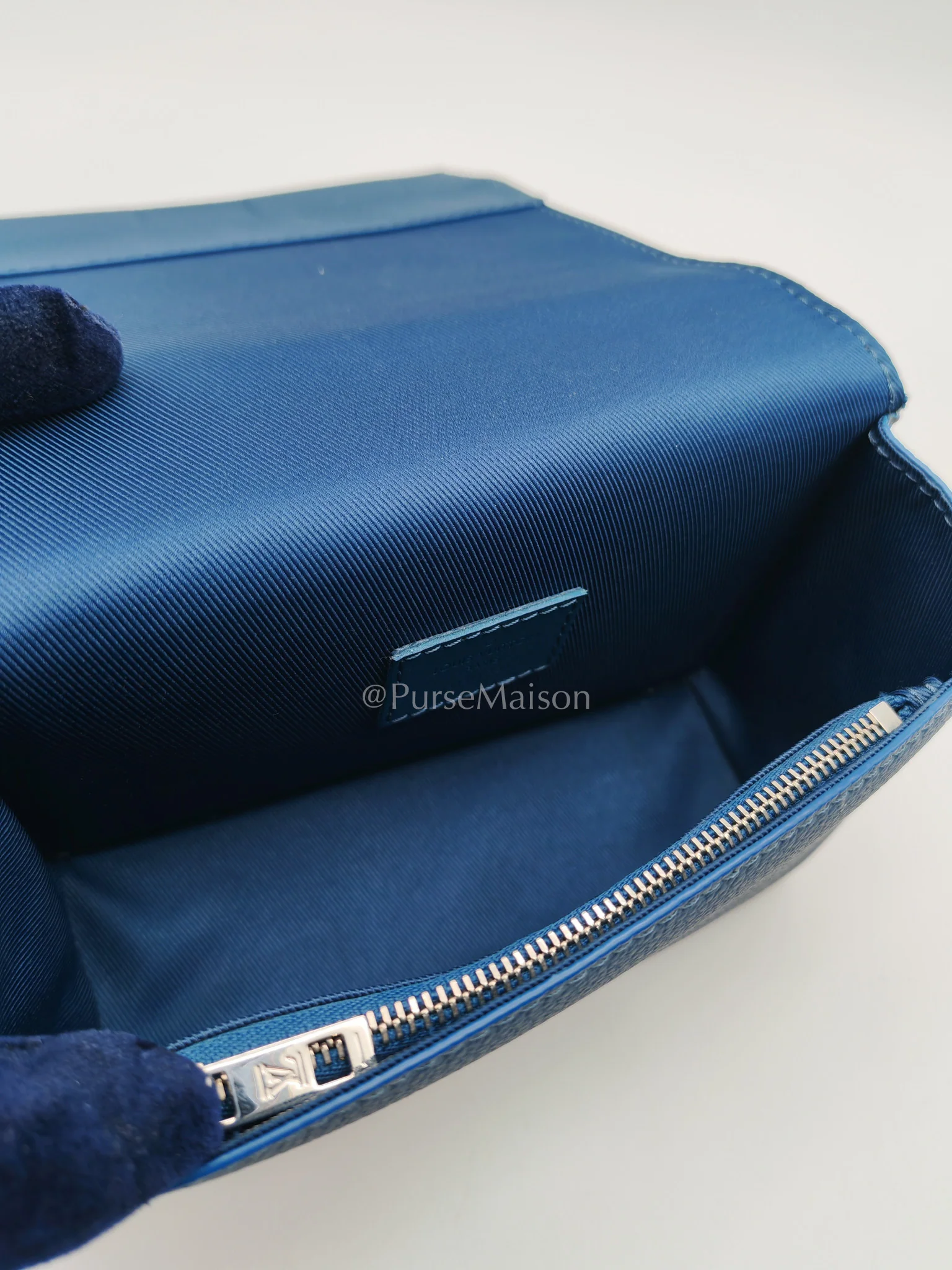Louis Vuitton Fastline Wearable Wallet in Atlantic Blue Cowhide Leather and Silver Hardware Microchip - Image 20