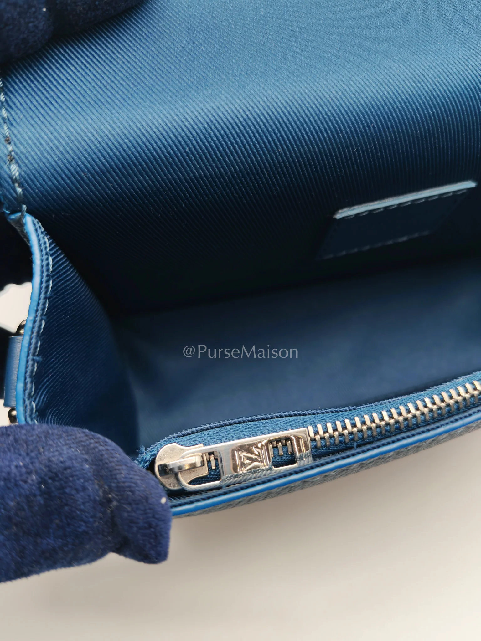 Louis Vuitton Fastline Wearable Wallet in Atlantic Blue Cowhide Leather and Silver Hardware Microchip - Image 21