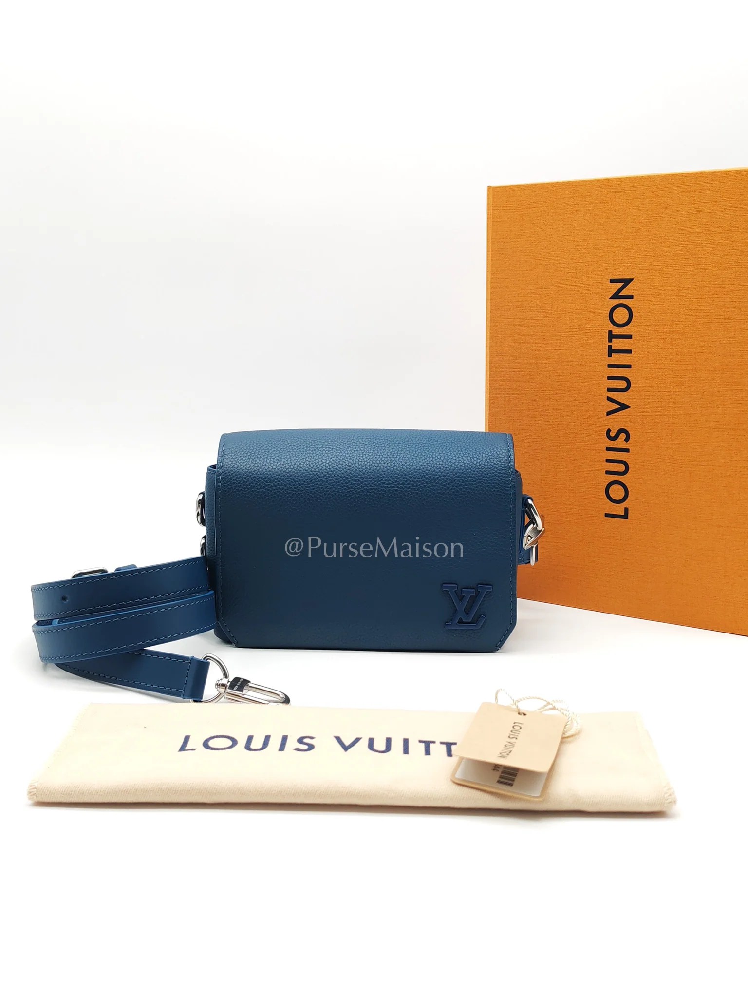 Louis Vuitton Fastline Wearable Wallet in Atlantic Blue Cowhide Leather and Silver Hardware Microchip - Image 35