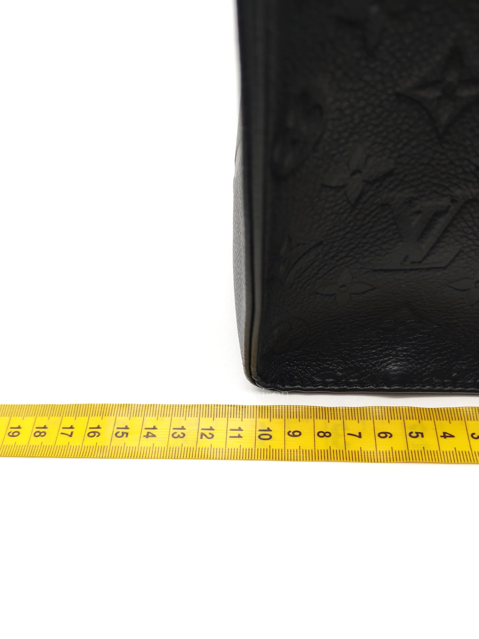 Louis Vuitton OnTheGo (OTG) PM in Black Empreinte Leather (Microchip) - Image 29