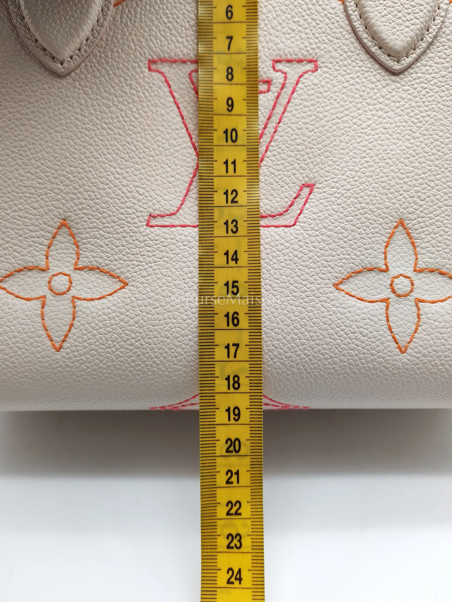 Louis Vuitton On The Go PM in White Monogram Empreinte Leather (Microchip) - Image 33