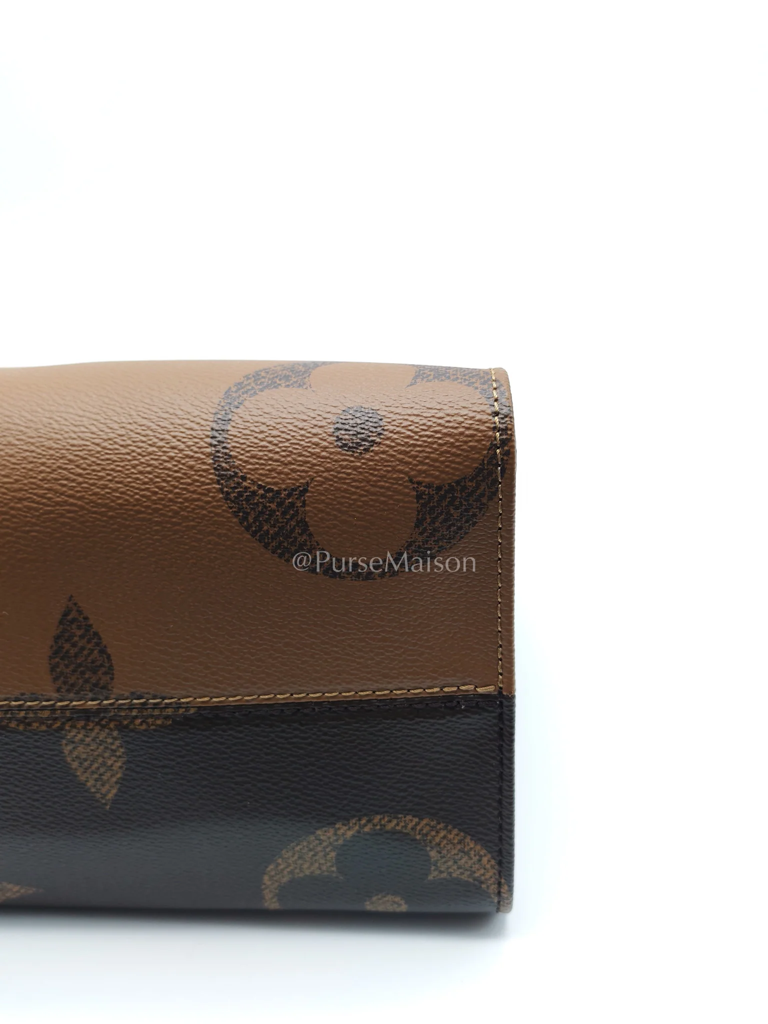 Louis Vuitton OntheGo MM in Reverse Monogram Canvas and Gold Hardware Microchip - Image 15