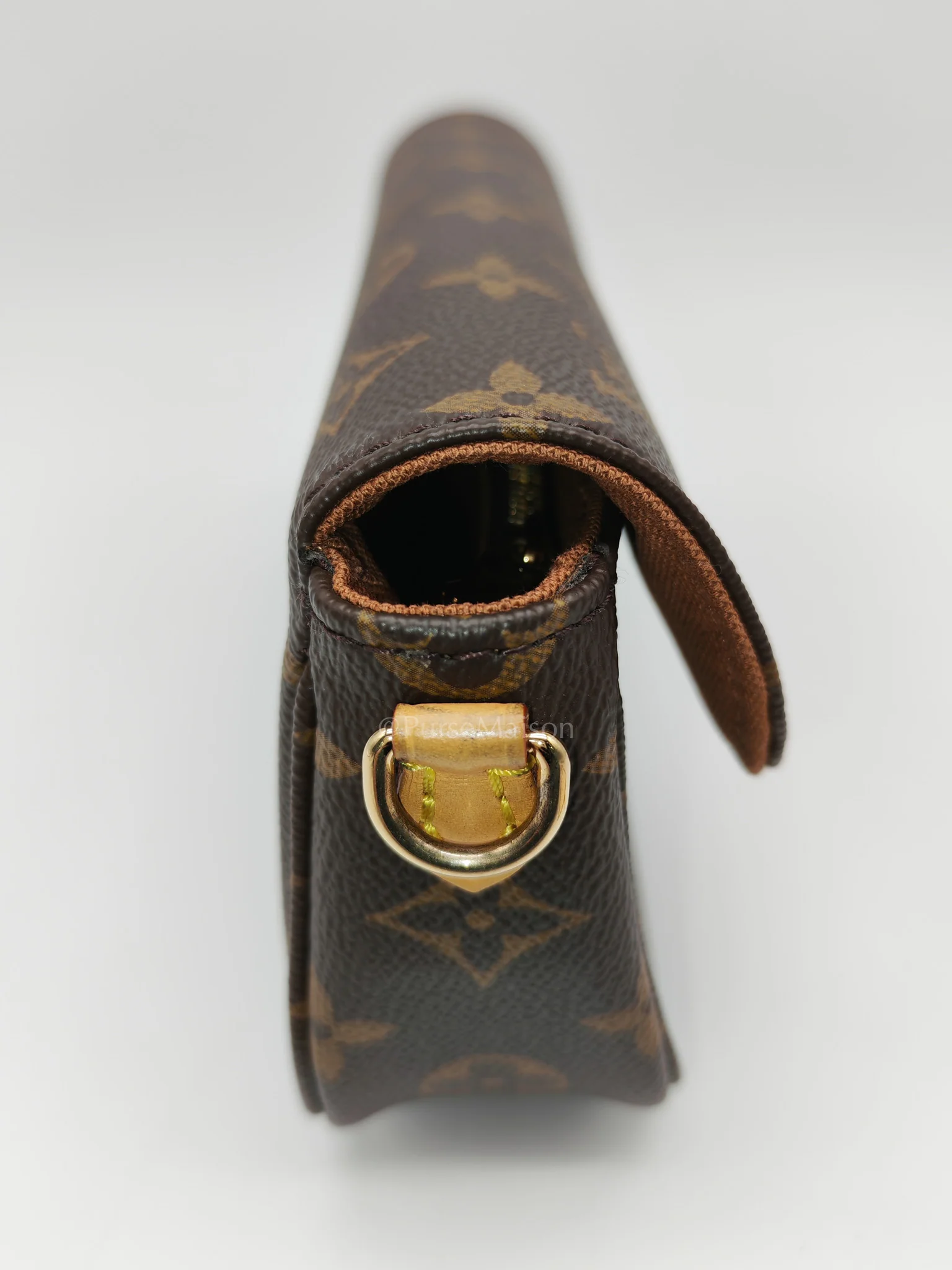 Louis Vuitton Ivy Wallet On Chain in Monogram Canvas Shoulder Bag (Microchip) - Image 24