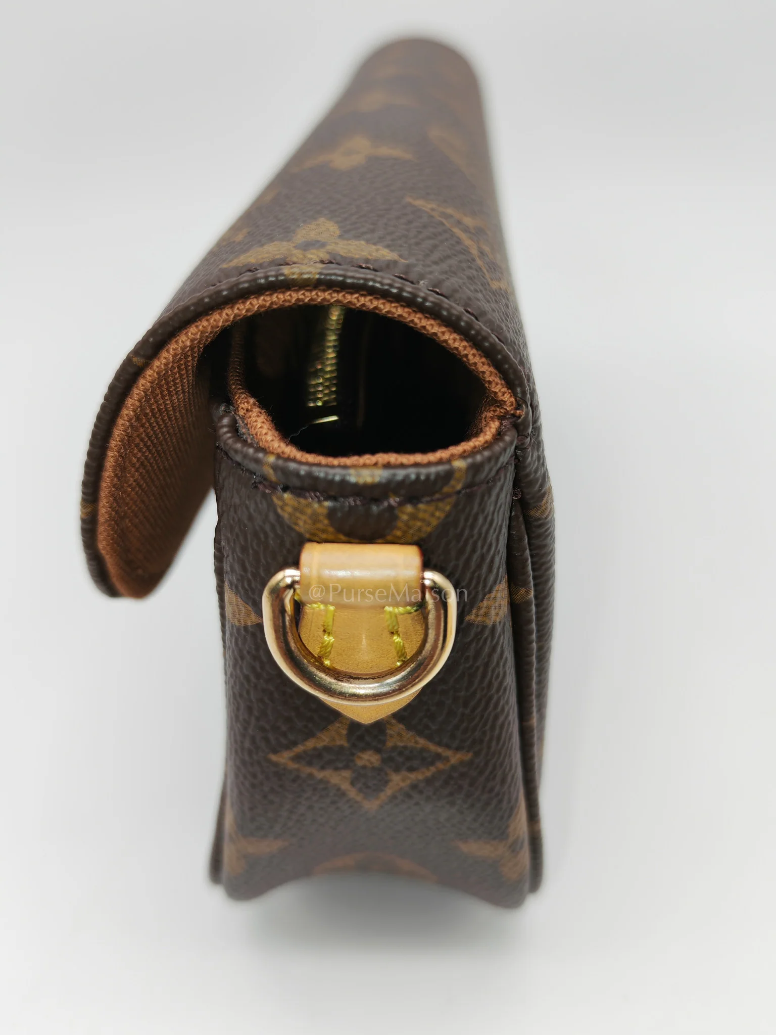Louis Vuitton Ivy Wallet On Chain in Monogram Canvas Shoulder Bag (Microchip) - Image 25