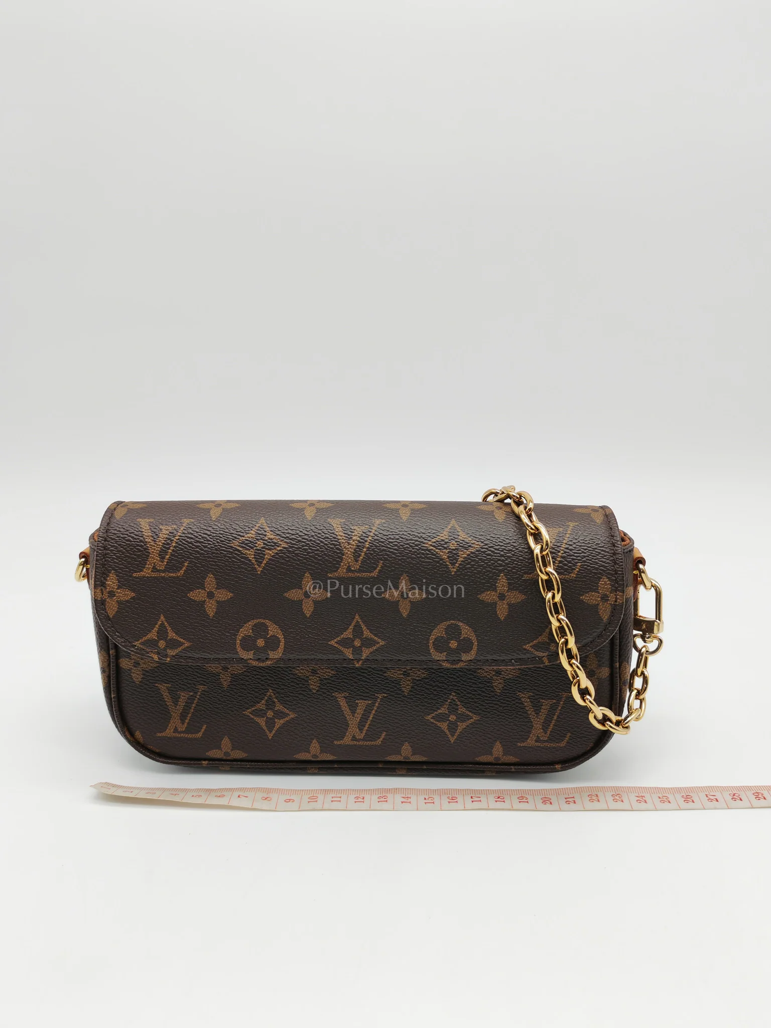 Louis Vuitton Ivy Wallet On Chain in Monogram Canvas Shoulder Bag (Microchip) - Image 28