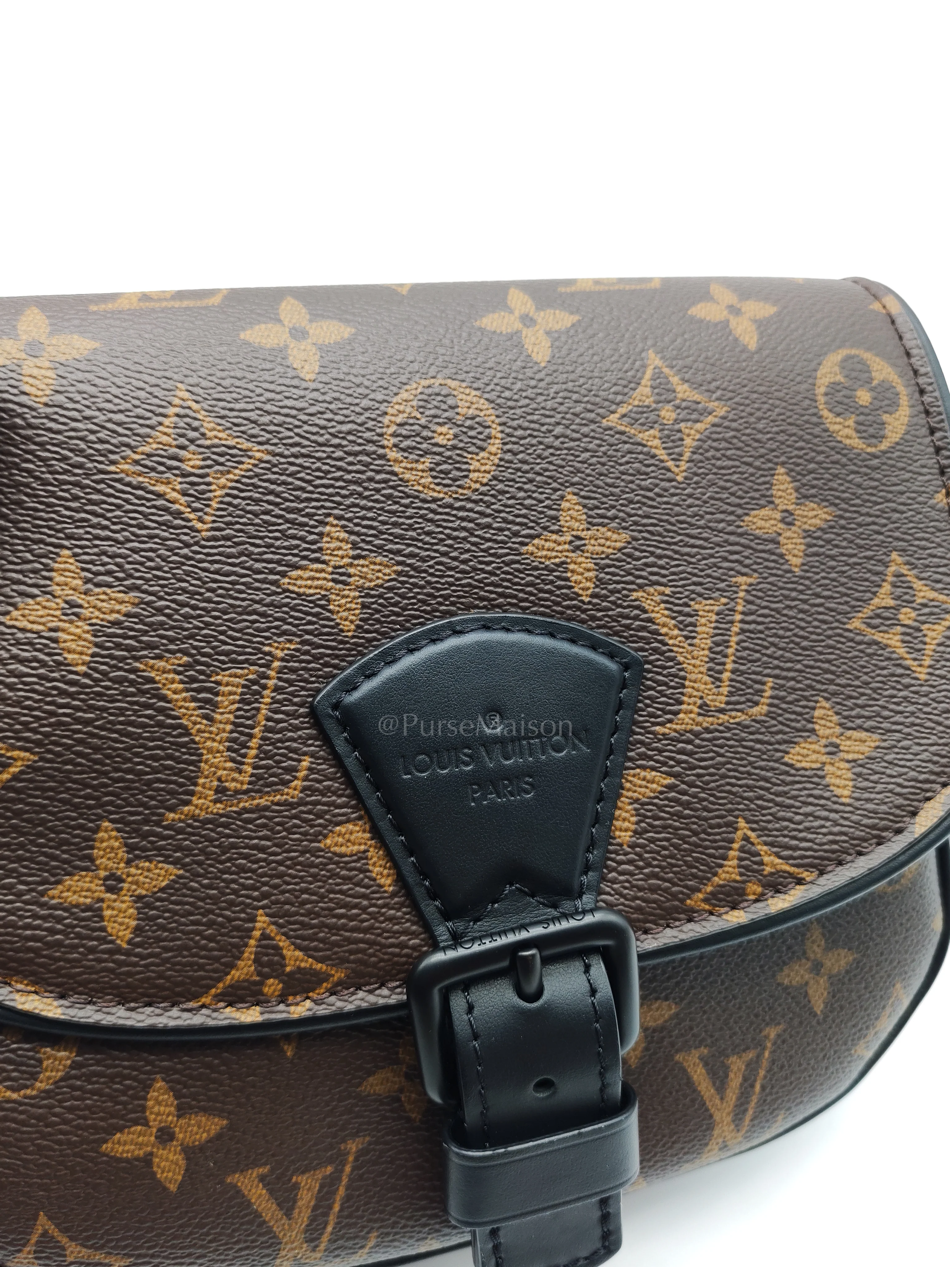 Louis Vuitton Montsouris PM Monogram Canvas Messenger Cross Body Bag (Microchip) - Image 18