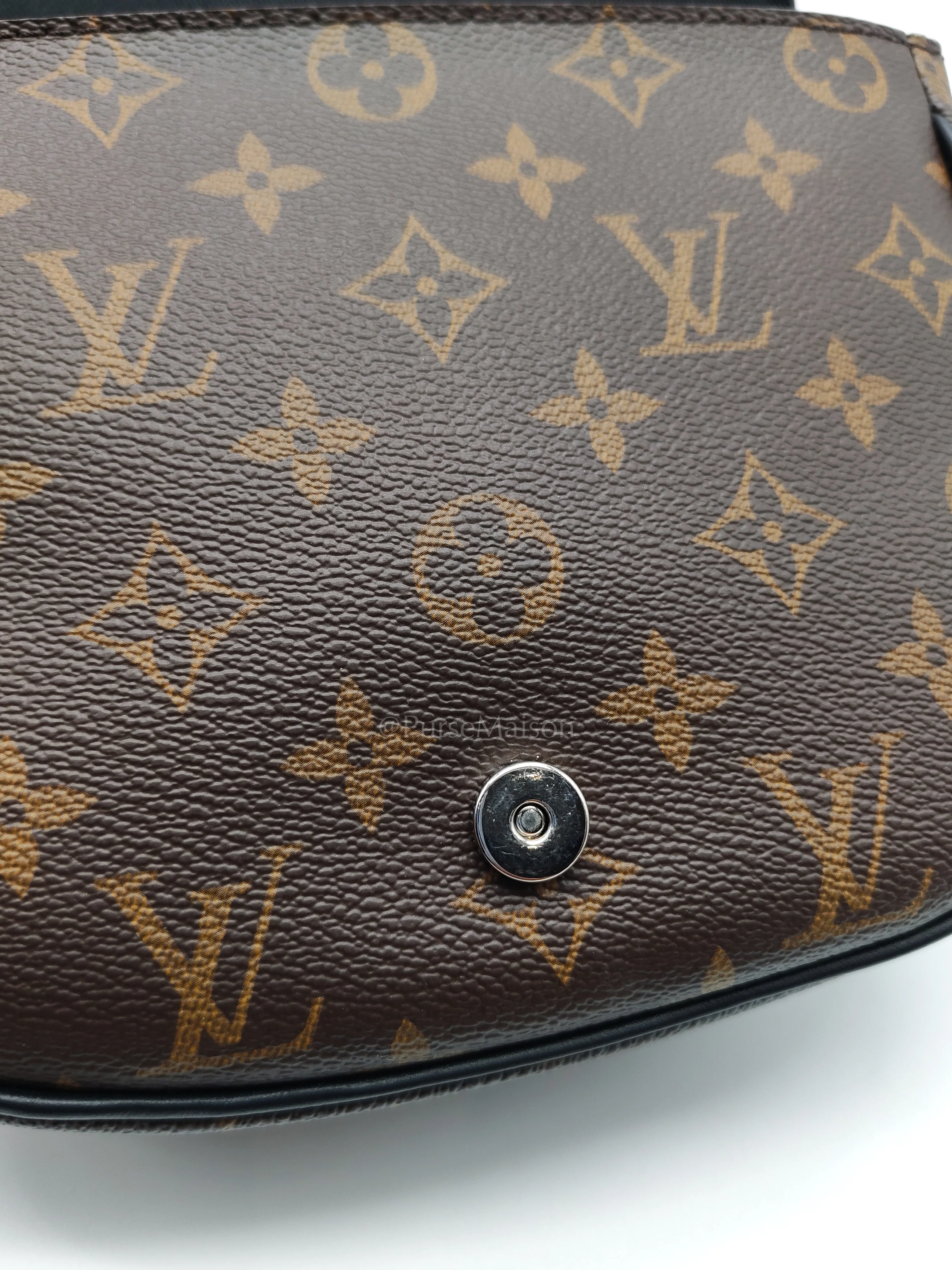 Louis Vuitton Montsouris PM Monogram Canvas Messenger Cross Body Bag (Microchip) - Image 19