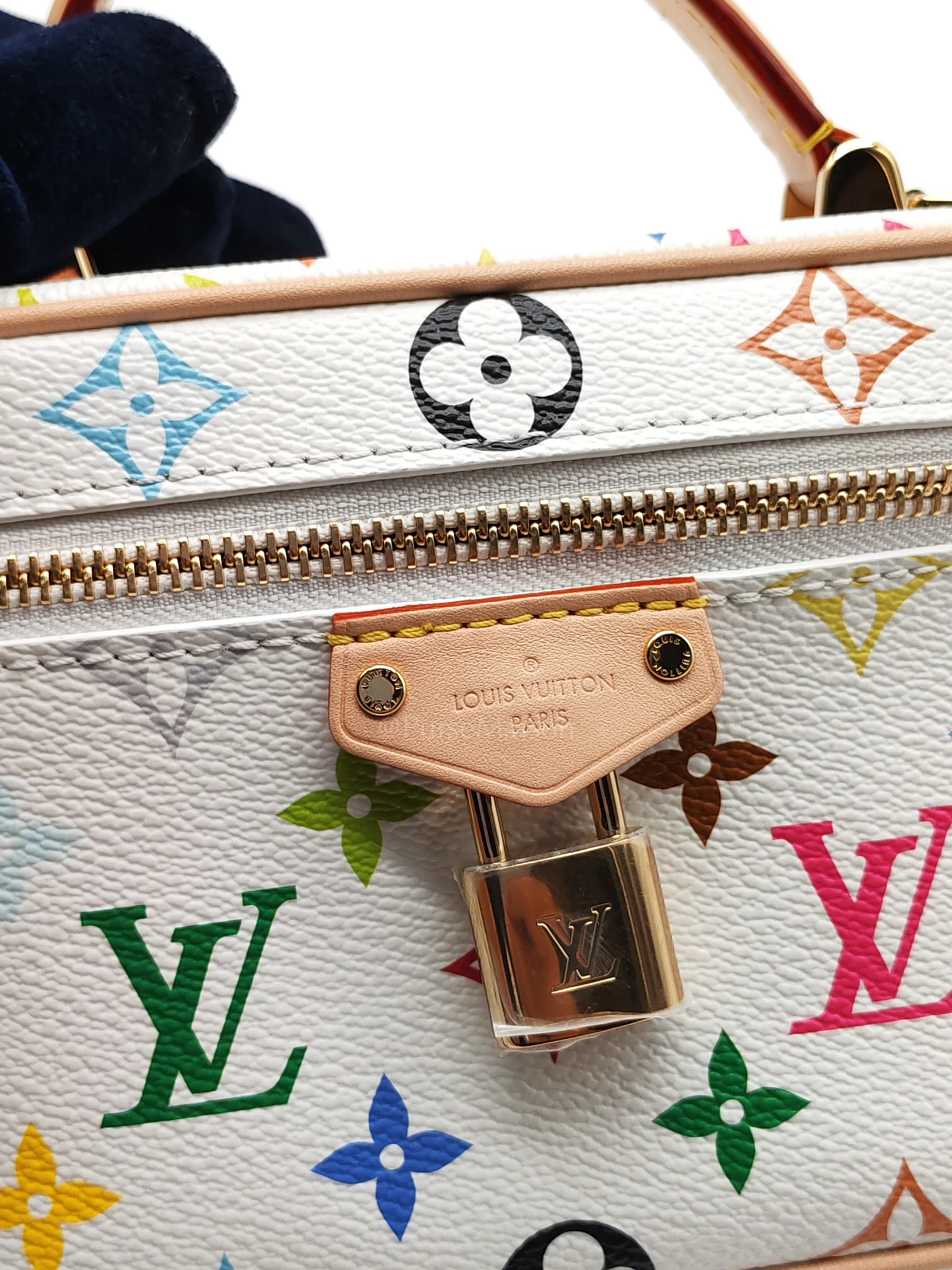 Louis Vuitton LV x Takashi Murakami Vanity Case in White Monogram Multicolor Canvas & Gold Hardware Microchip - Image 21