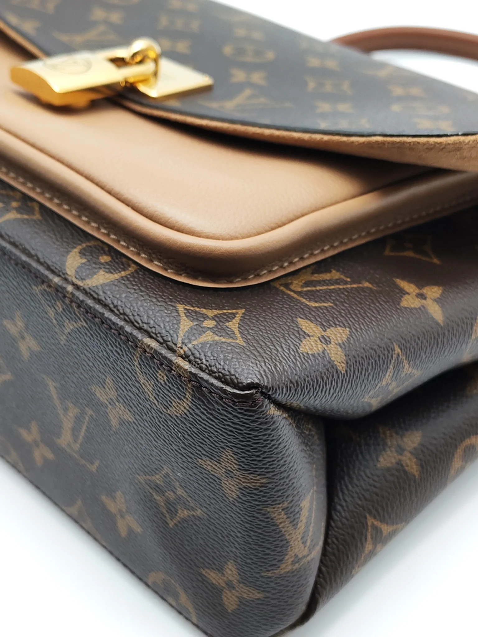 Louis Vuitton Marignan in Monogram Canvas with Tan Grained Calfskin Shoulder Bag (Date Code: AR2169) - Image 10