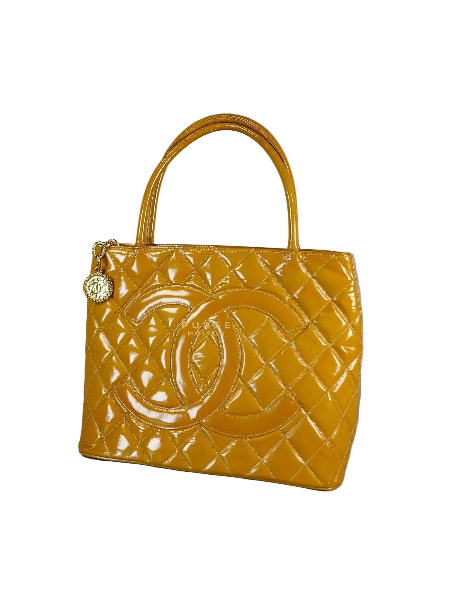 Chanel Medallion Yellow Mustard Vintage Patent Leather Handbag and Gold Hardware Series 7 - Image 2