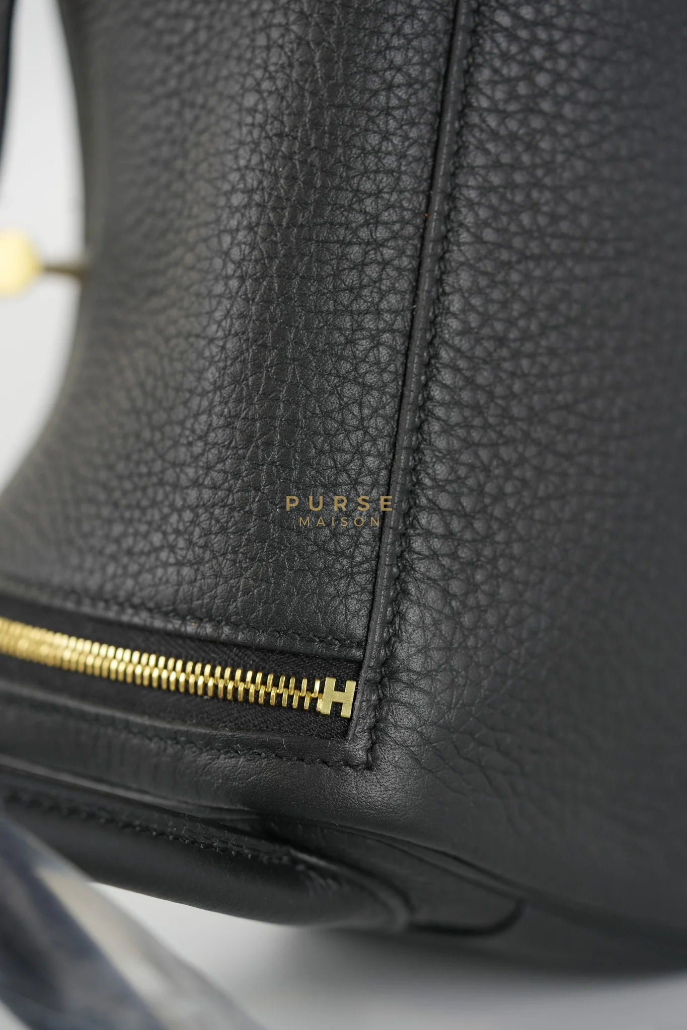 Hermes Mini Lindy Black in Togo Leather and Gold Hardware Stamp K (2025) - Image 14