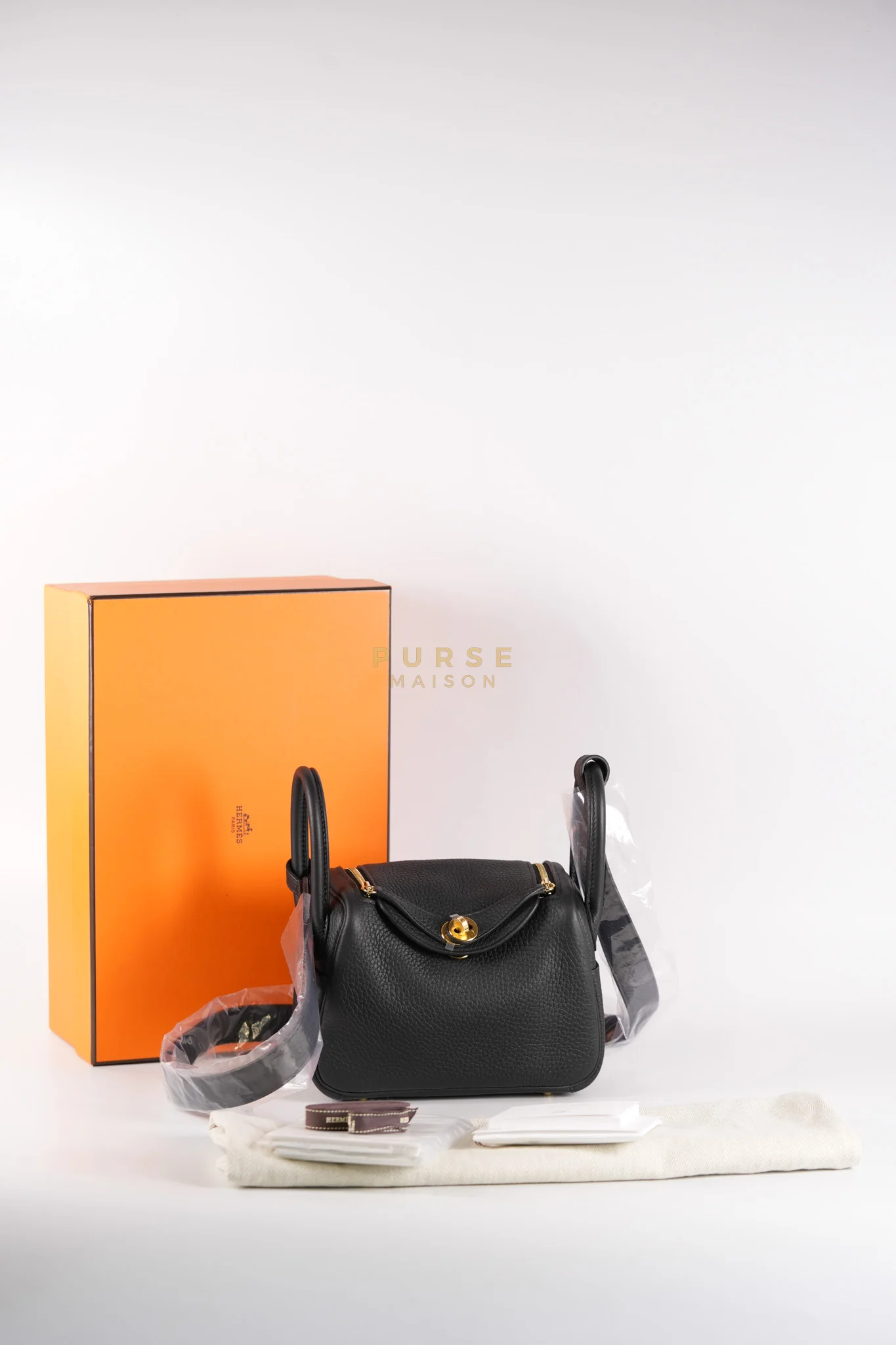 Hermes Mini Lindy Black in Togo Leather and Gold Hardware Stamp K (2025) - Image 24