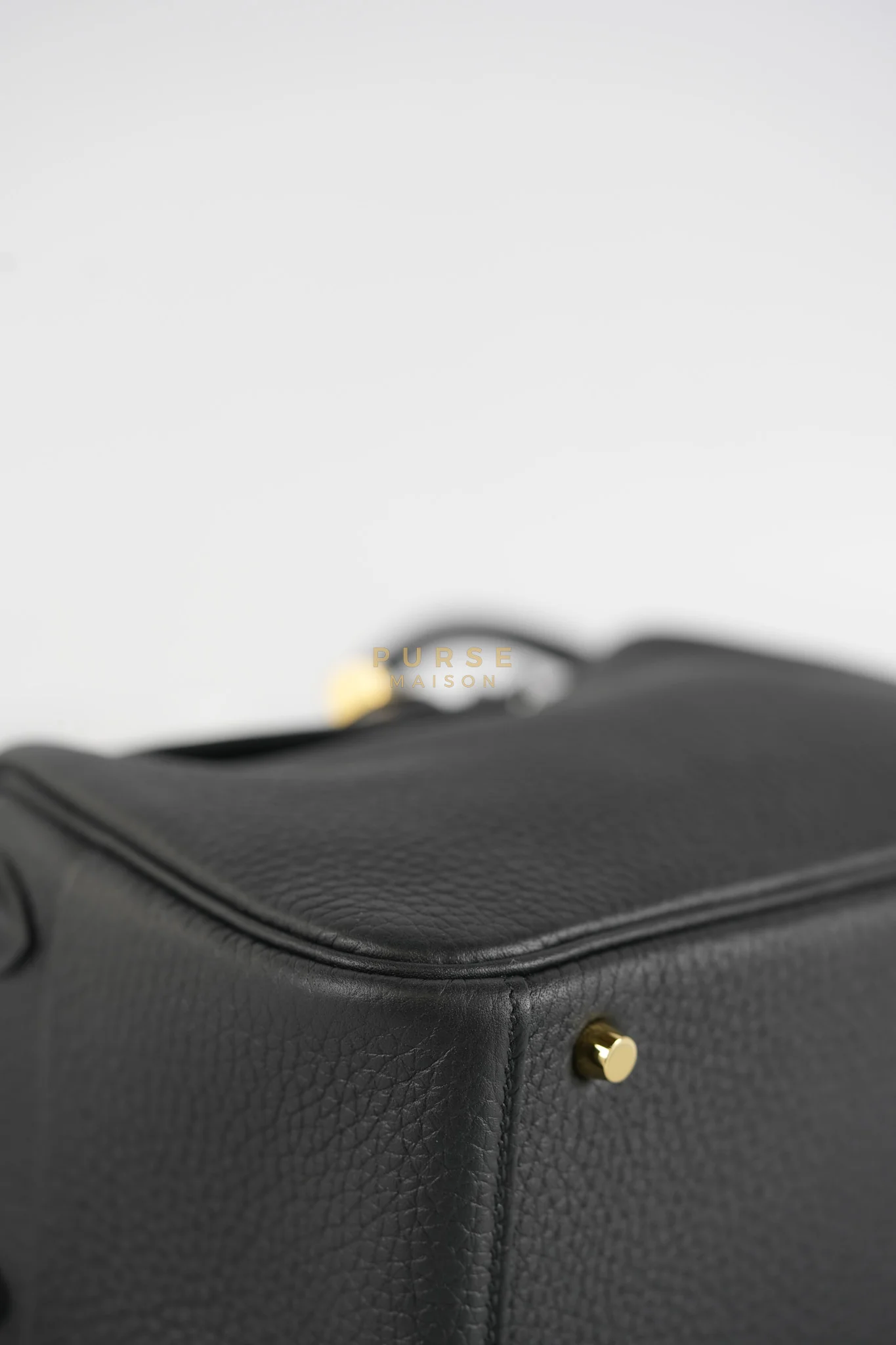 Hermes Mini Lindy Black in Togo Leather and Gold Hardware Stamp K (2025) - Image 8
