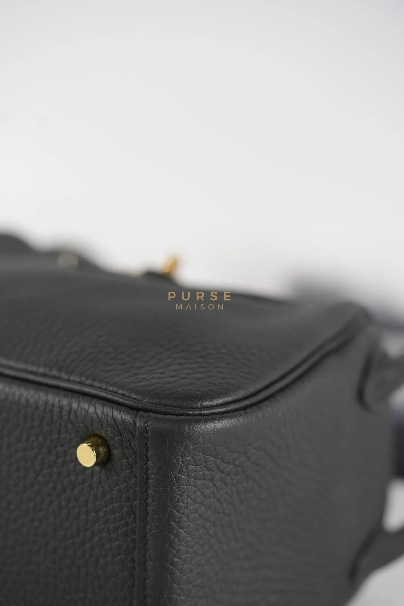 Hermes Mini Lindy Black in Togo Leather and Gold Hardware Stamp K (2025) - Image 9
