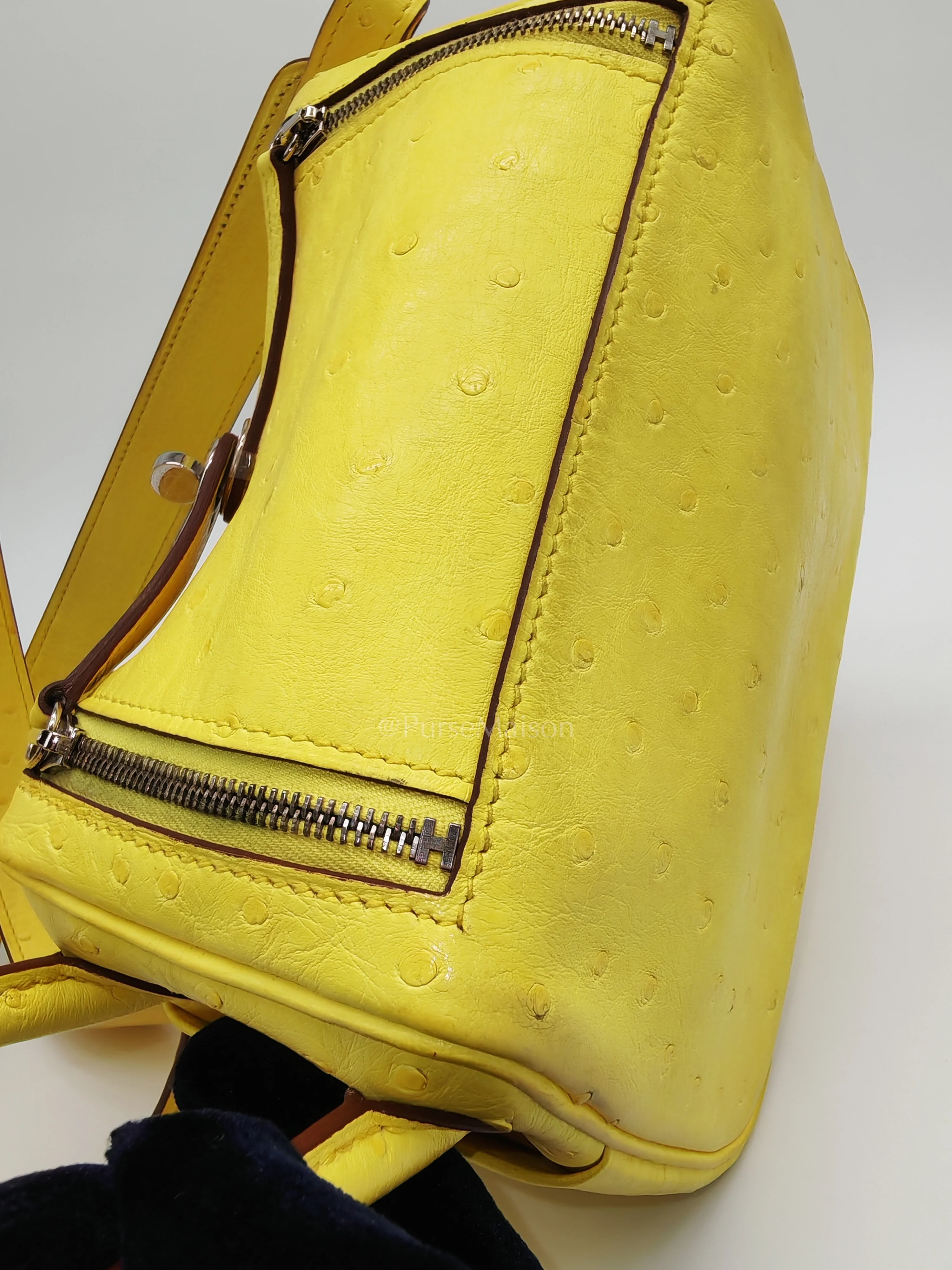 Hermes Mini Lindy in Joune Ostrich Leather & Palladium Hardware Stamp Y (2020) - Image 15