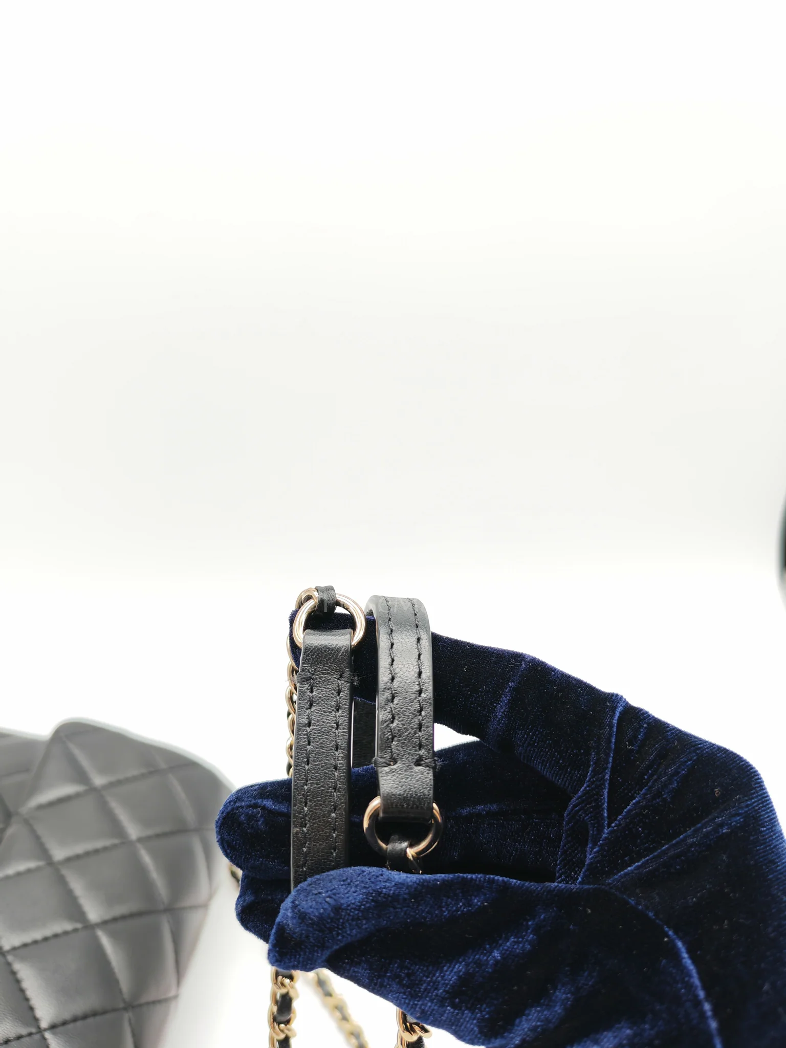 Chanel My Precious Pearls Chain Flap in Black Lambskin and Light Gold Hardware Series 29 - Image 16