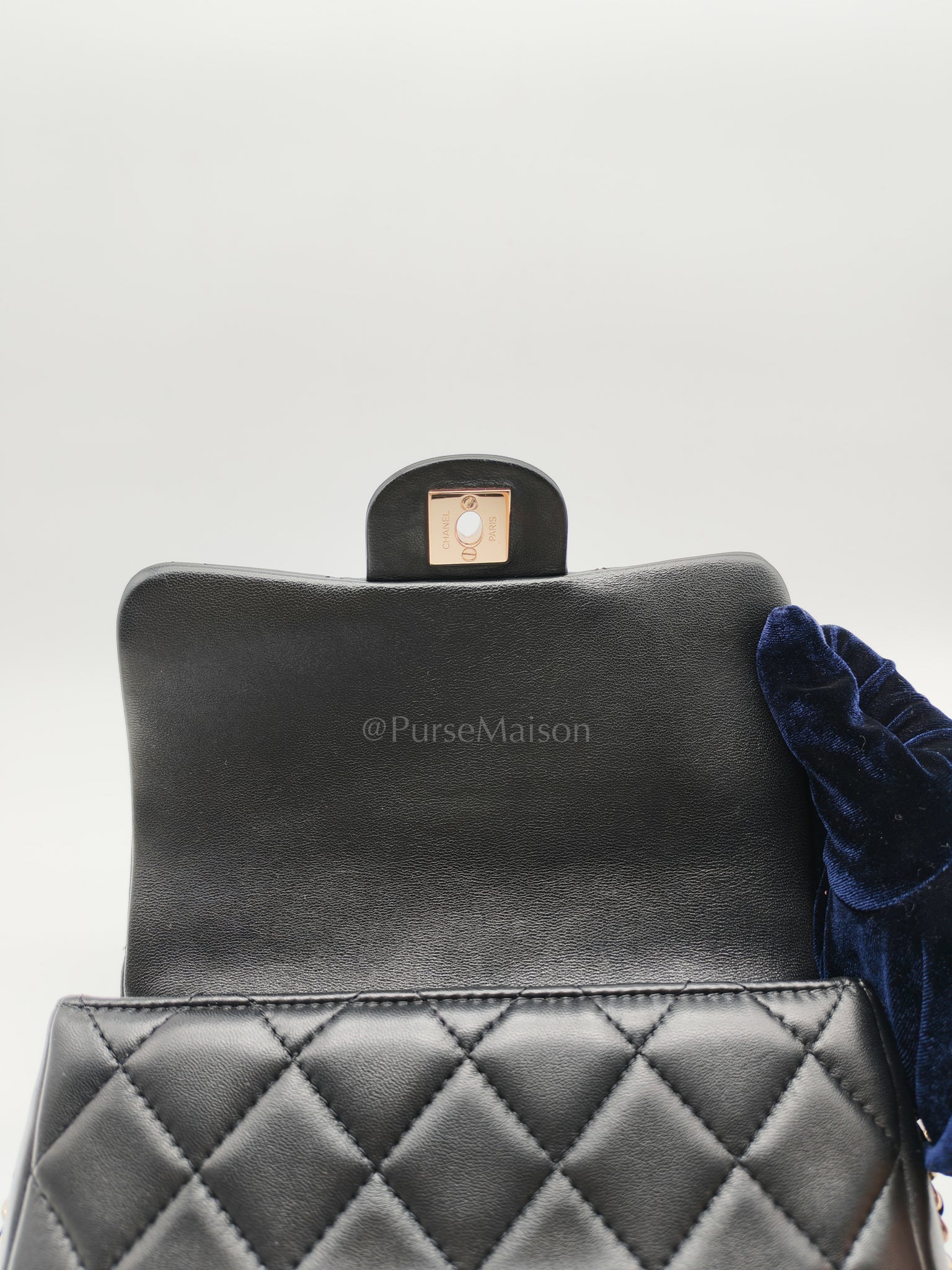 Chanel My Precious Pearls Chain Flap in Black Lambskin and Light Gold Hardware Series 29 - Image 18