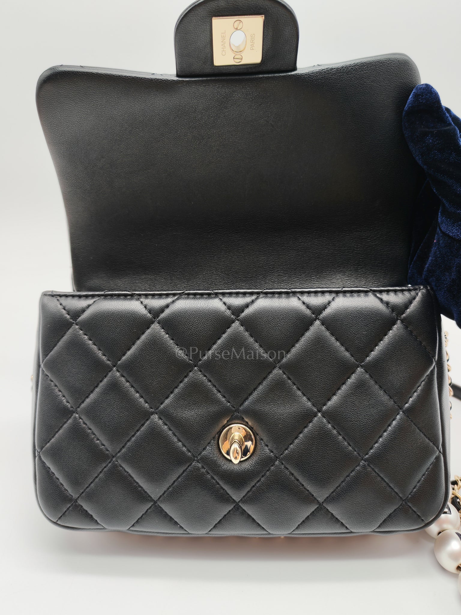 Chanel My Precious Pearls Chain Flap in Black Lambskin and Light Gold Hardware Series 29 - Image 19