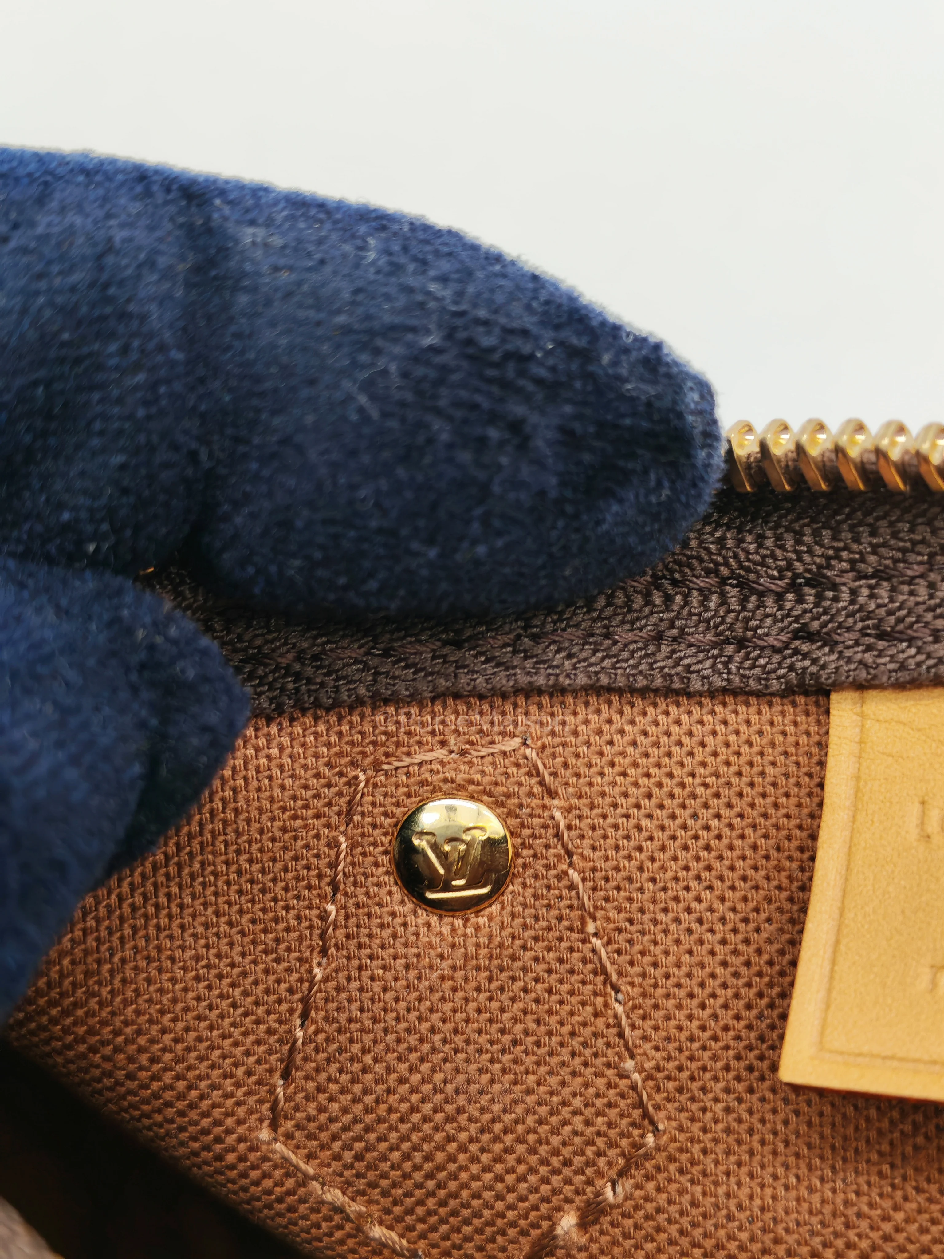 Chanel Classic Single Flap Jumbo Clair Beige Caviar Leather in Gold Hardware (Series 13) - Image 36