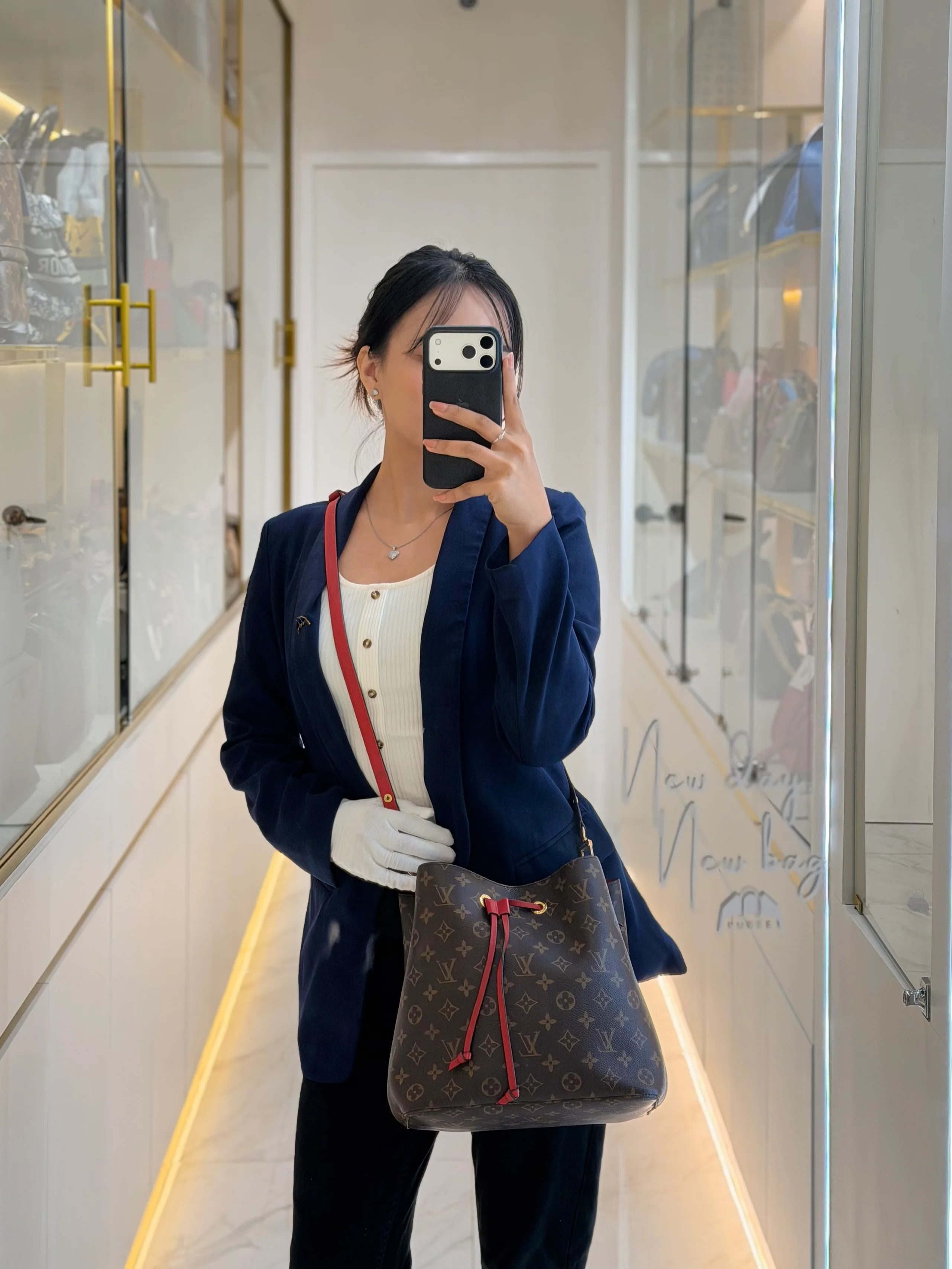 Louis Vuitton Neonoe Bucket Bag Monogram Canvas and Red (Date code: SP4117) - Image 45