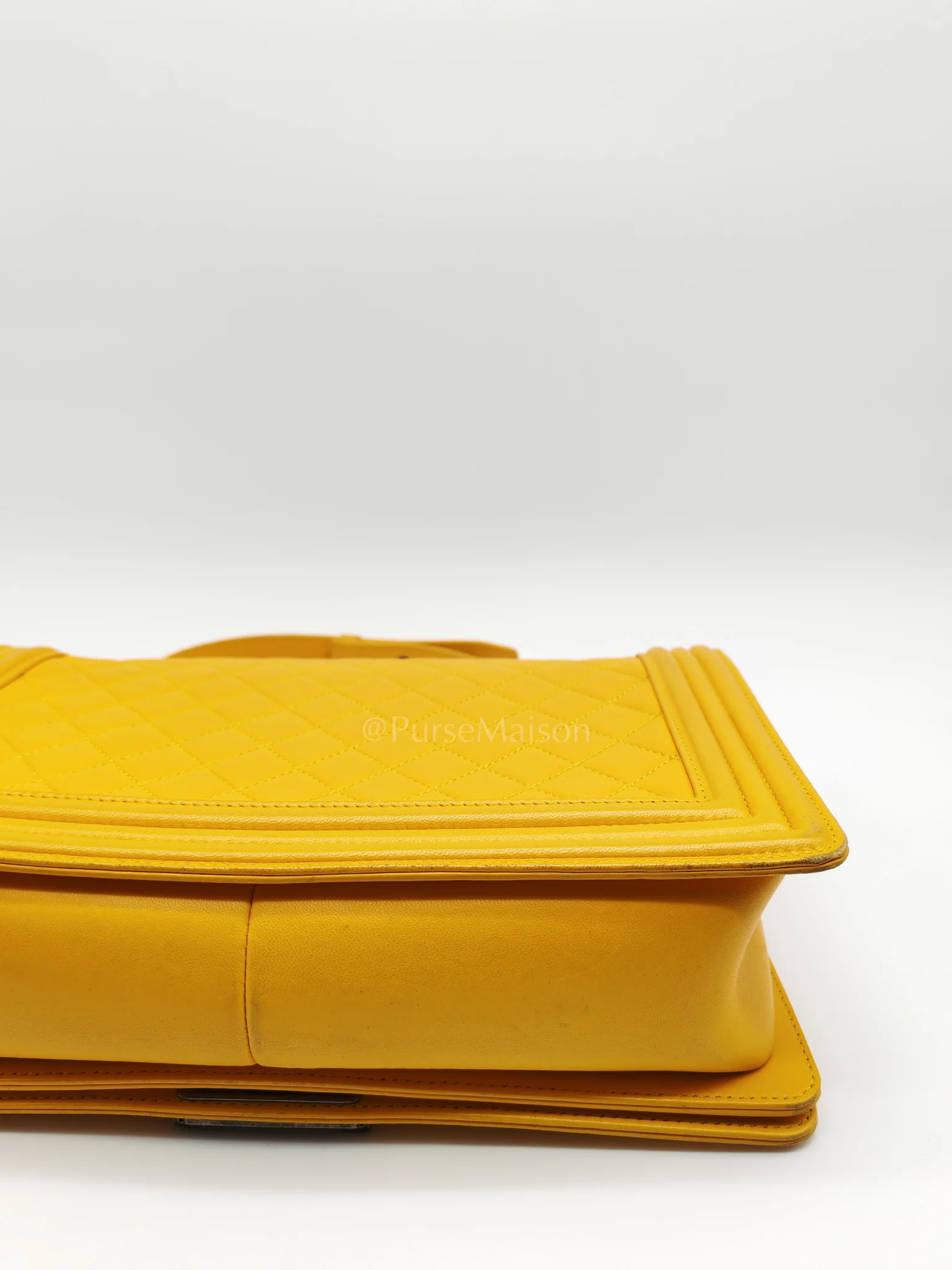 Chanel Boy New Medium in Yellow Quilted Lambskin Leather and Ruthenium Hardware Series 20 - Image 12