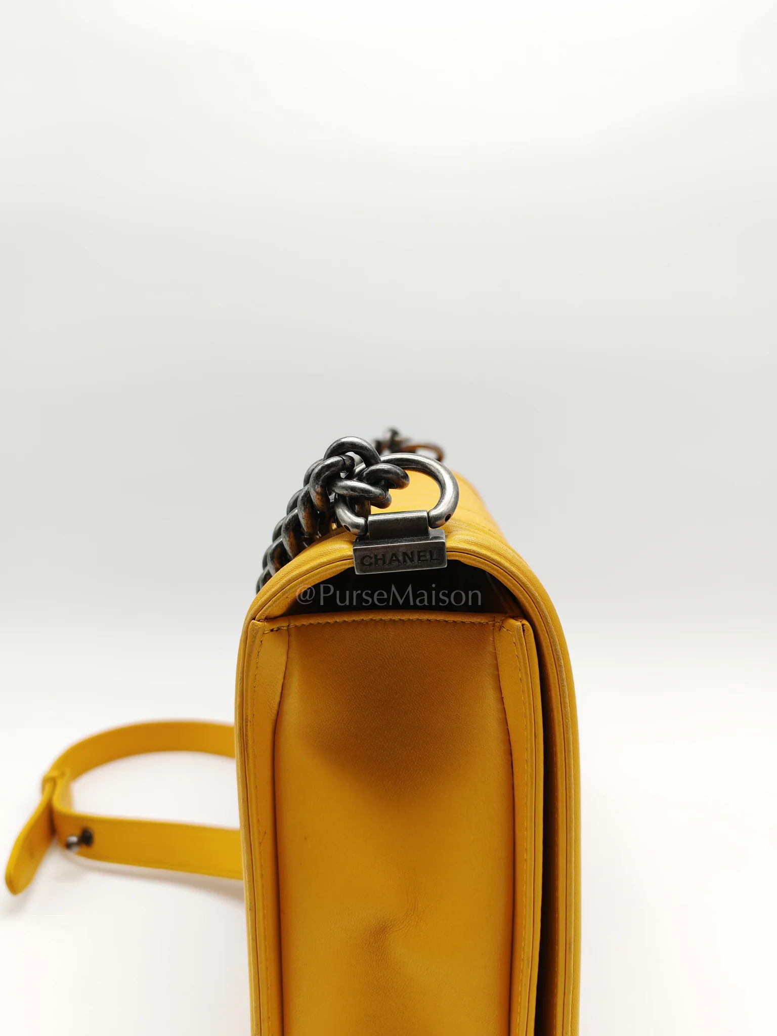Chanel Boy New Medium in Yellow Quilted Lambskin Leather and Ruthenium Hardware Series 20 - Image 19