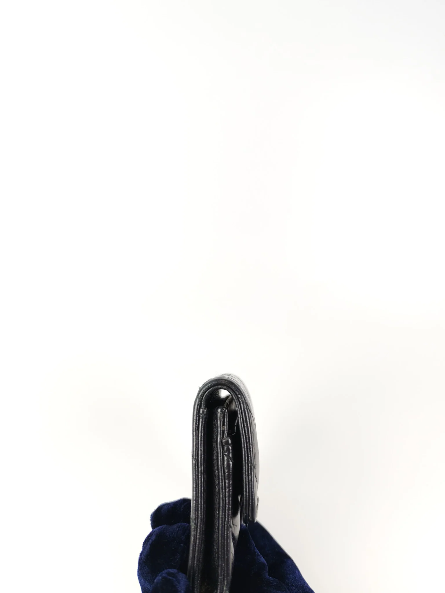 Chanel Reissue Flap Card Holder So Black in Distressed Calfskin Leather Series 24 - Image 14