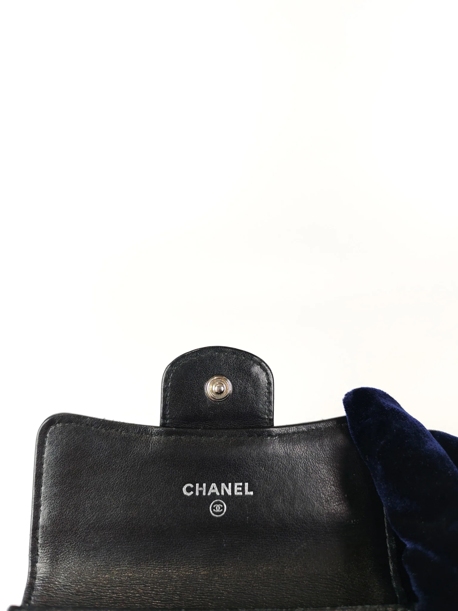 Chanel Reissue Flap Card Holder So Black in Distressed Calfskin Leather Series 24 - Image 19
