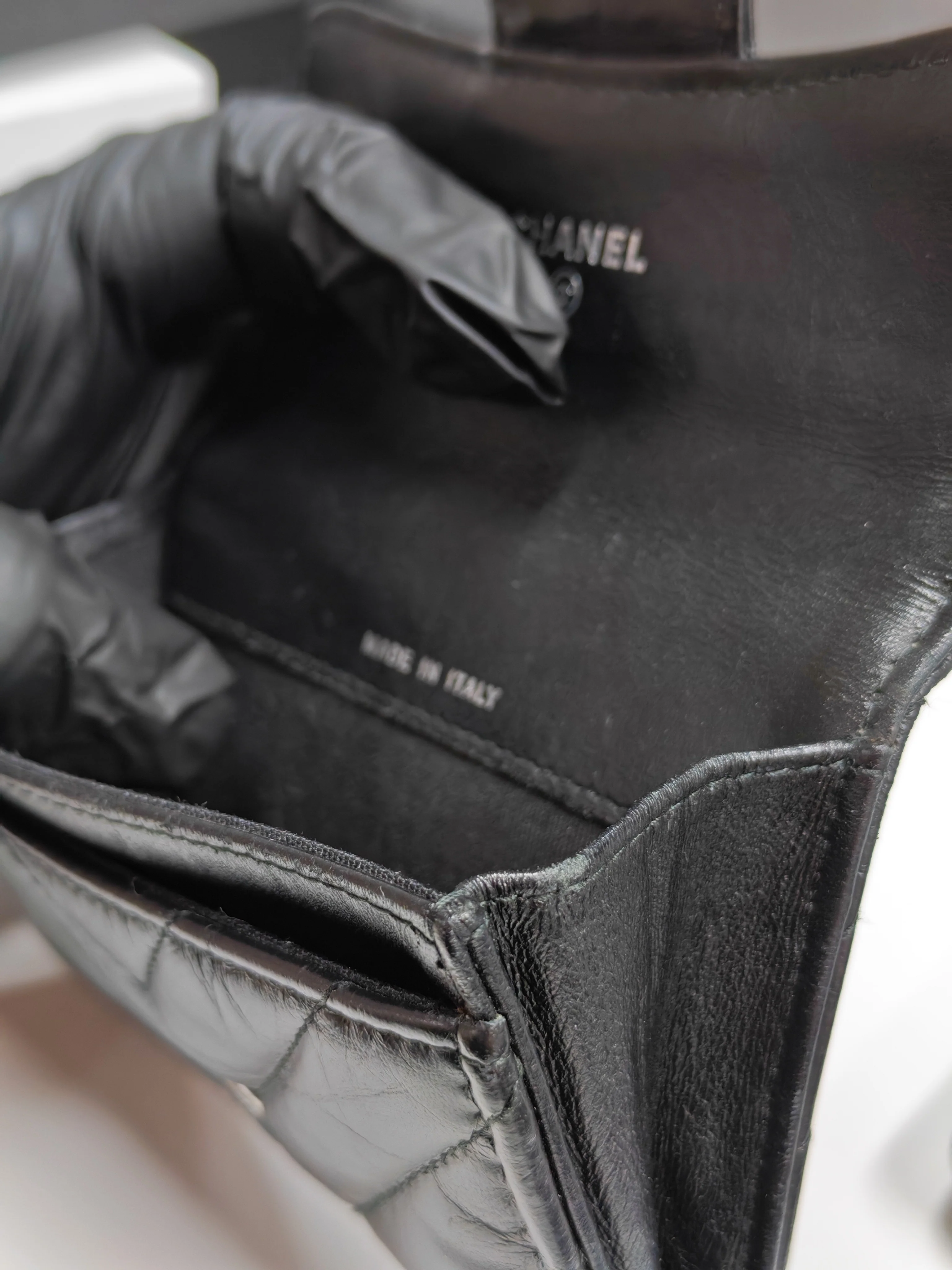 Chanel Reissue Flap Card Holder So Black in Distressed Calfskin Leather Series 24 - Image 28
