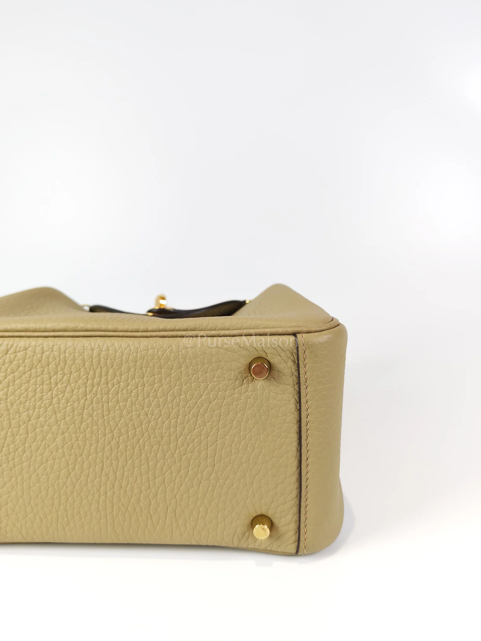 Hermes Mini Lindy Beige Marfa in Clemence Leather and Gold Hardware Stamp W (2024) - Image 13