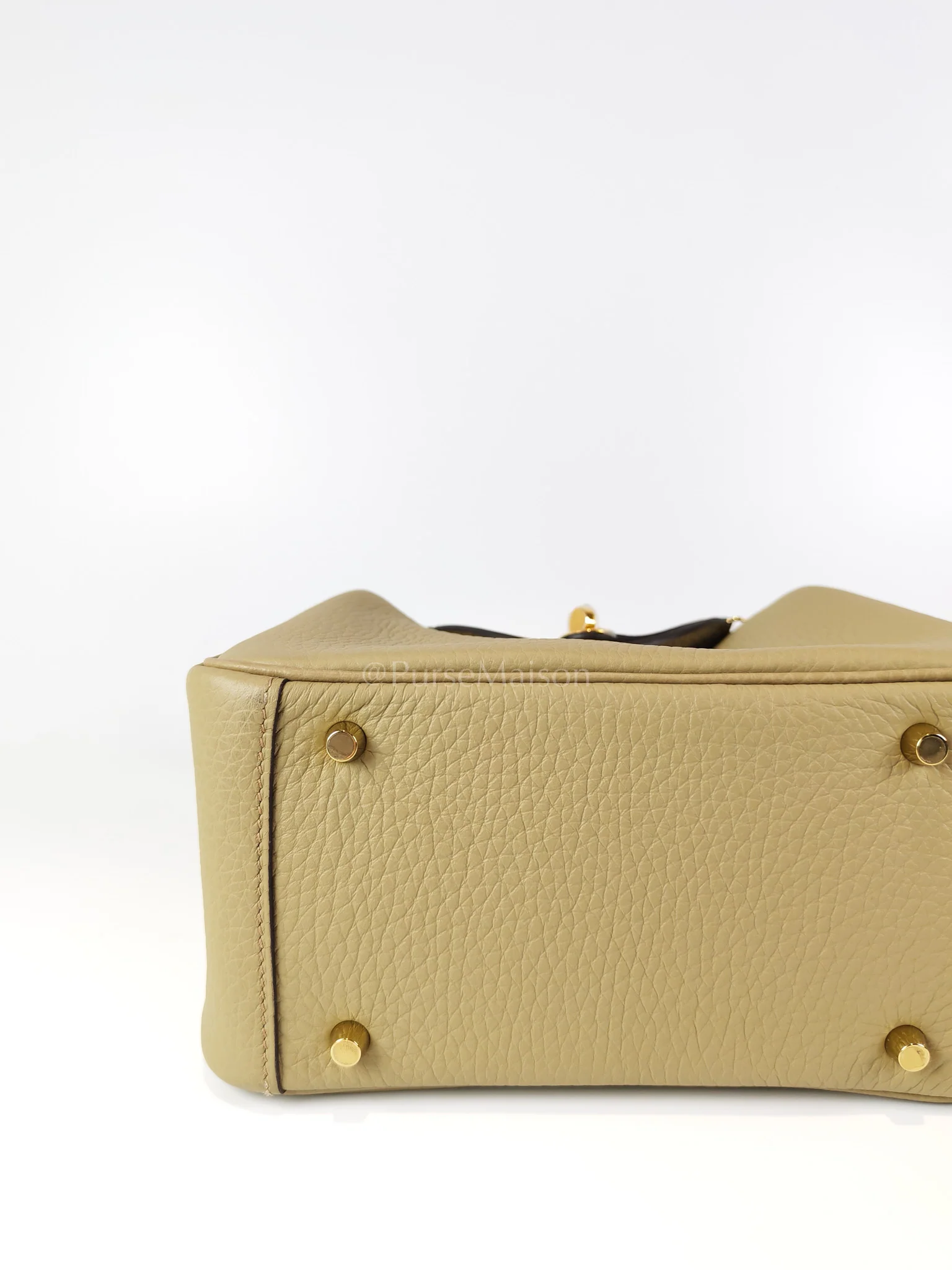 Hermes Mini Lindy Beige Marfa in Clemence Leather and Gold Hardware Stamp W (2024) - Image 14