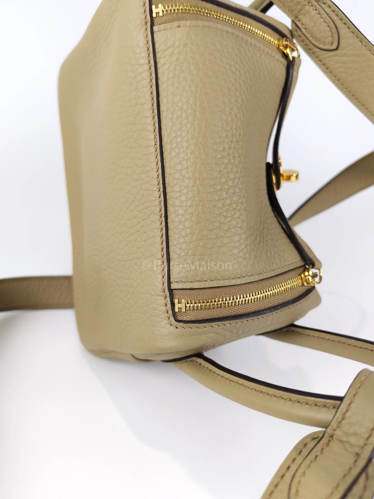 Hermes Mini Lindy Beige Marfa in Clemence Leather and Gold Hardware Stamp W (2024) - Image 19