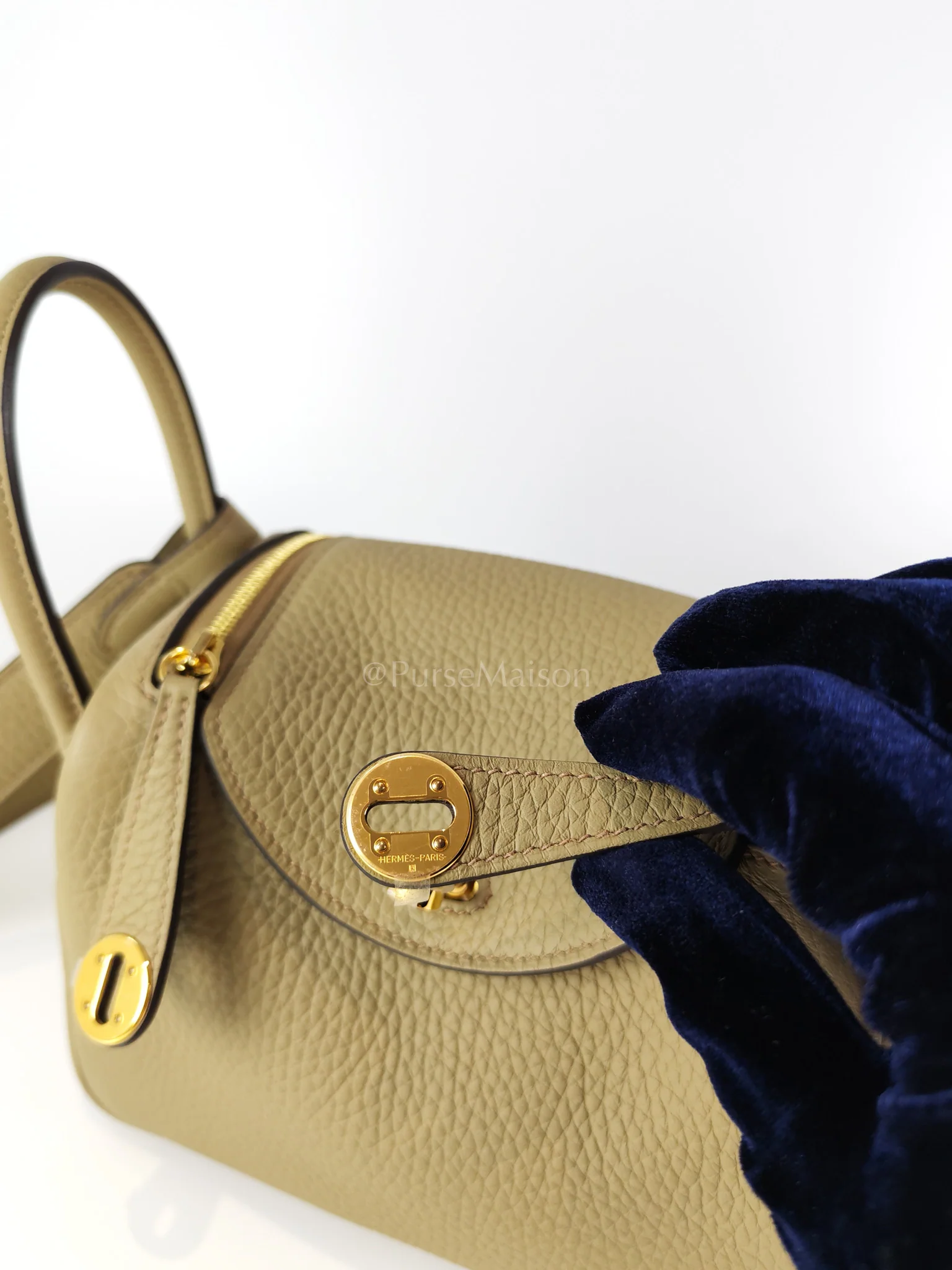 Hermes Mini Lindy Beige Marfa in Clemence Leather and Gold Hardware Stamp W (2024) - Image 23