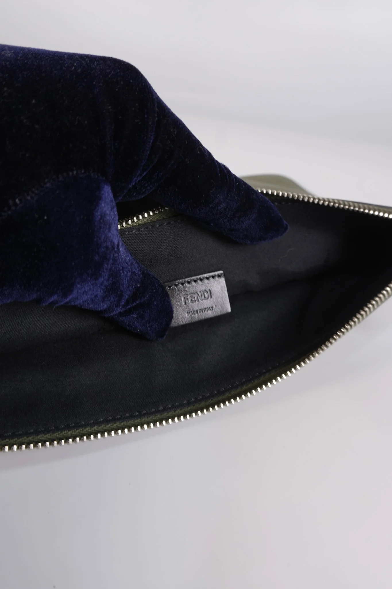 Fendi Vocabulary Fantastic Clutch Bag in Calfskin Leather - Image 23