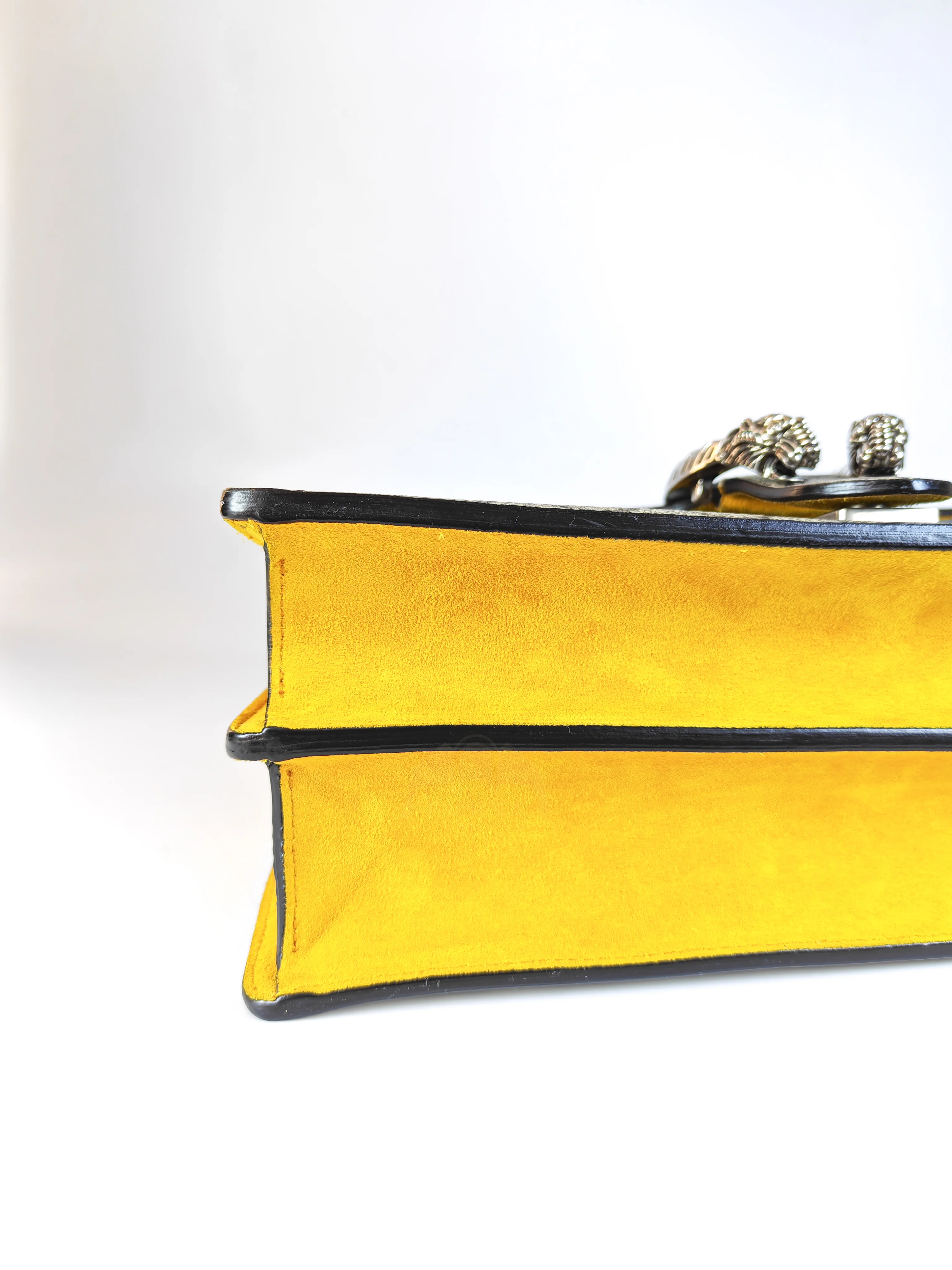 Gucci Dionysus Large Shoulder Bag with Yellow Suede and Supreme Canvas - Image 10