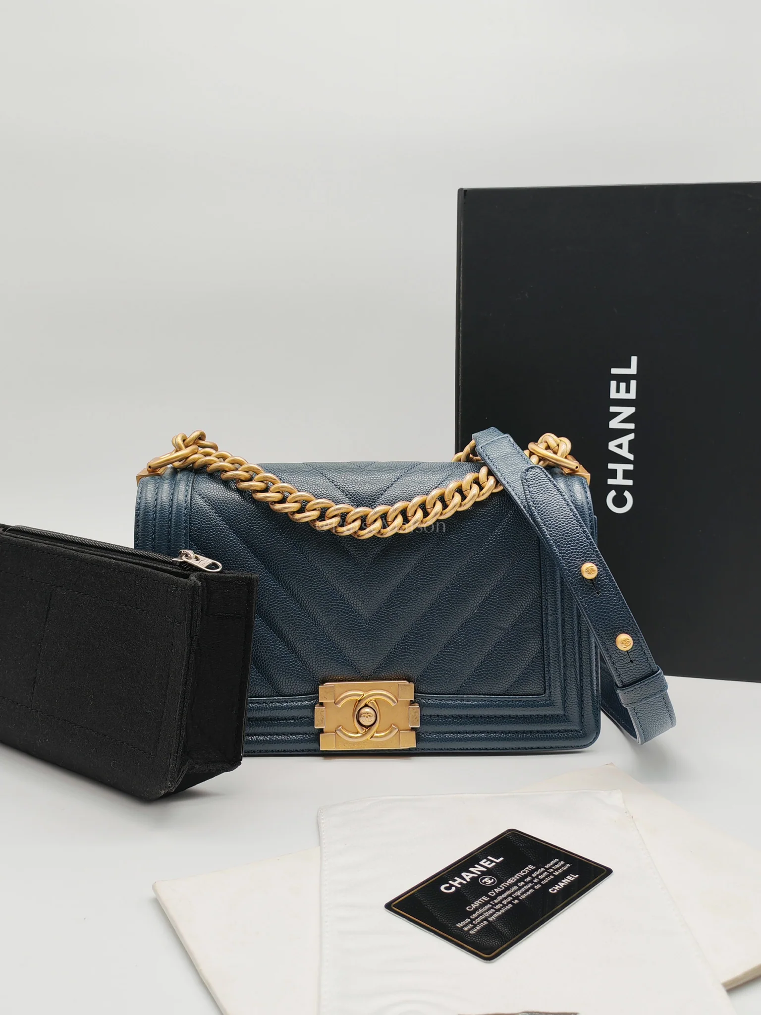 Chanel Boy Old Medium in Blue Gray Chevron Caviar Leather and Aged Gold Hardware Series 25 - Image 26