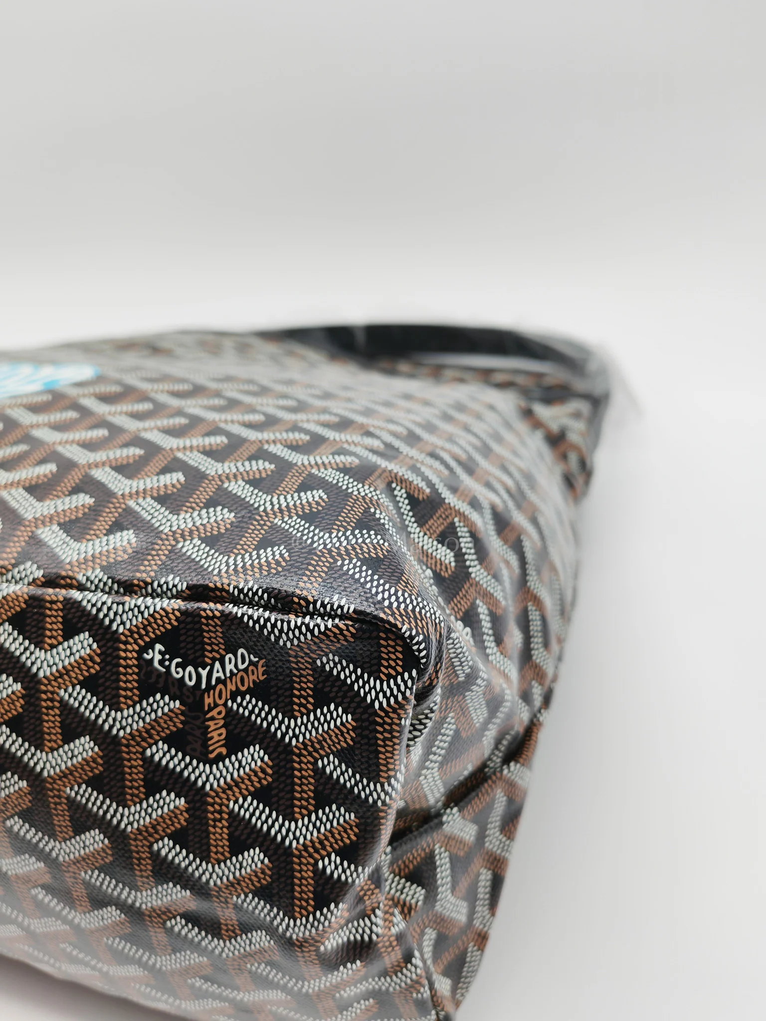 Goyard Boheme PM in Black Coeur Goyardine Canvas Hobo Bag - Image 10