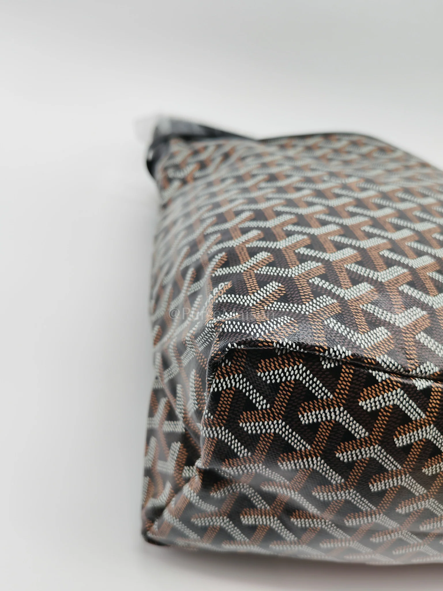 Goyard Boheme PM in Black Coeur Goyardine Canvas Hobo Bag - Image 12