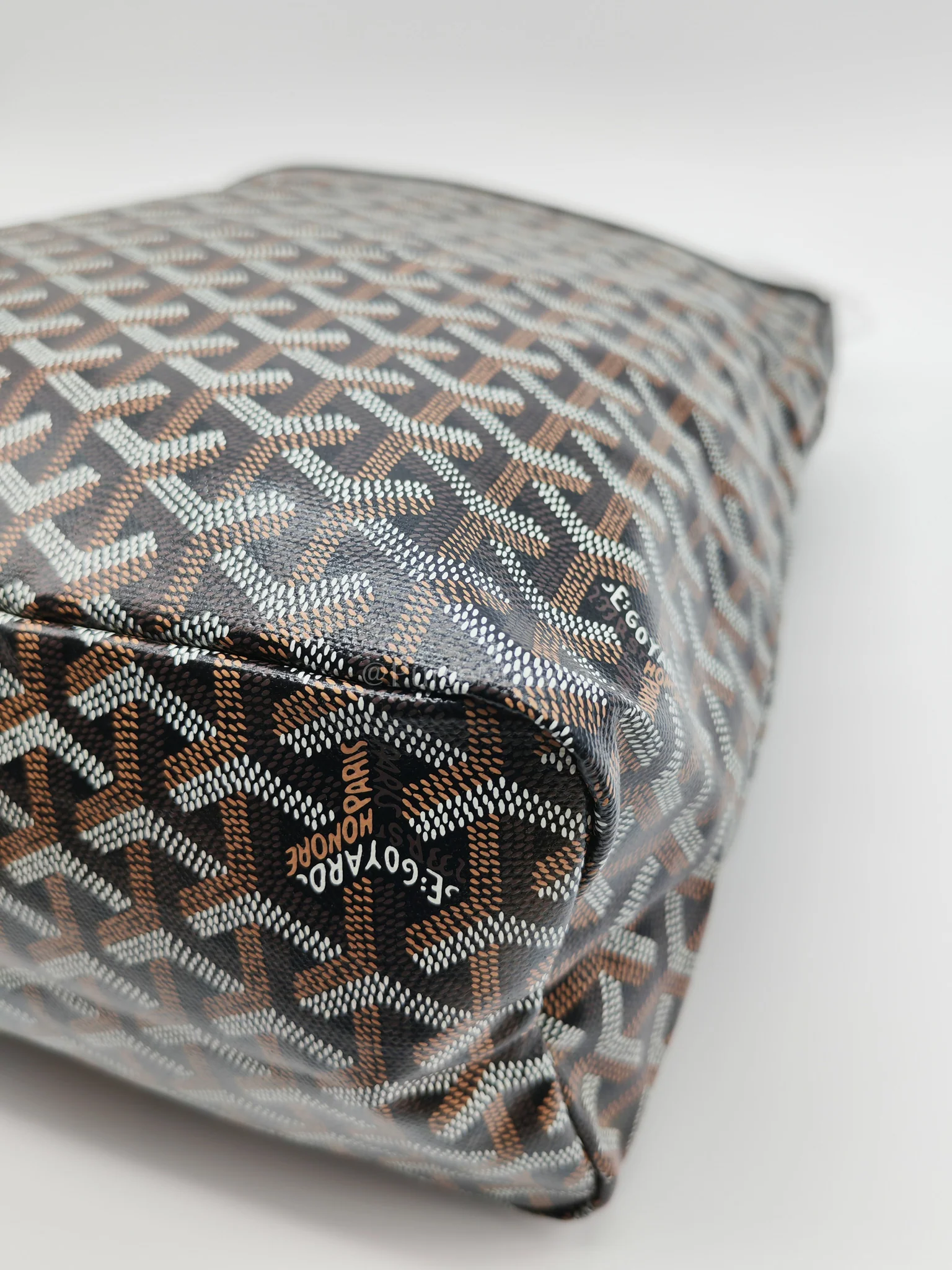Goyard Boheme PM in Black Coeur Goyardine Canvas Hobo Bag - Image 14