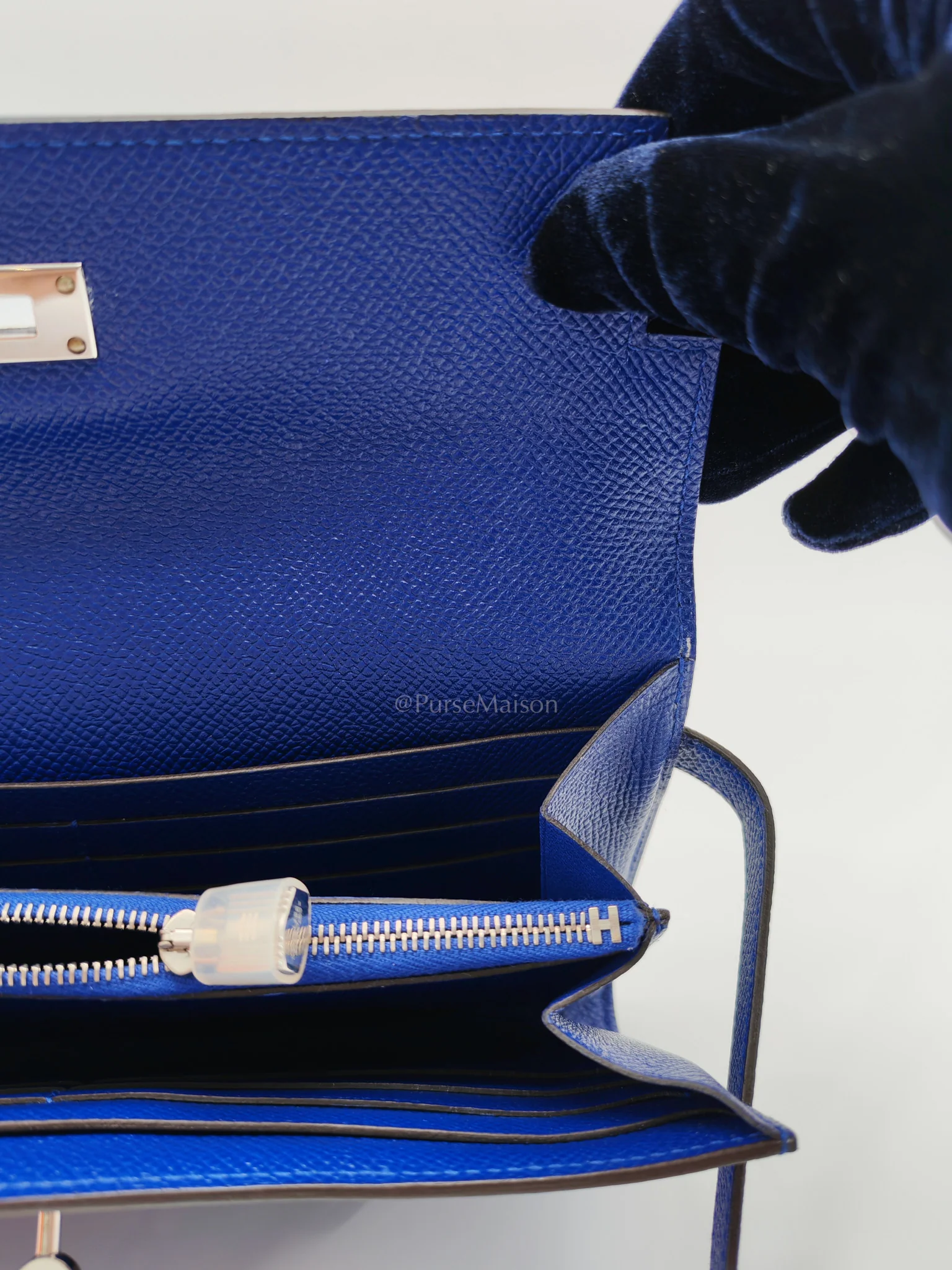 Hermes Kelly Wallet in Epsom Leather and  Palladium Hardware Stamp Square R (2014) - Image 20