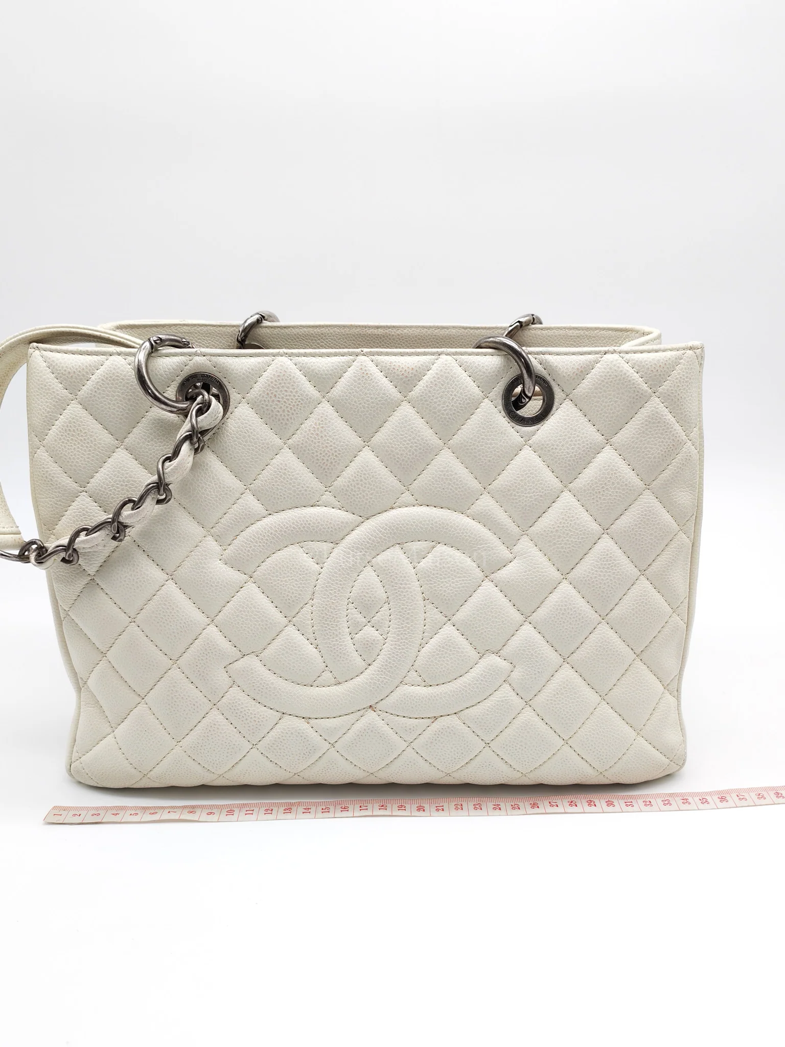 Chanel Grand Shopping Tote GST in White Caviar Leather and Ruthenium Hardware Series 13 - Image 29