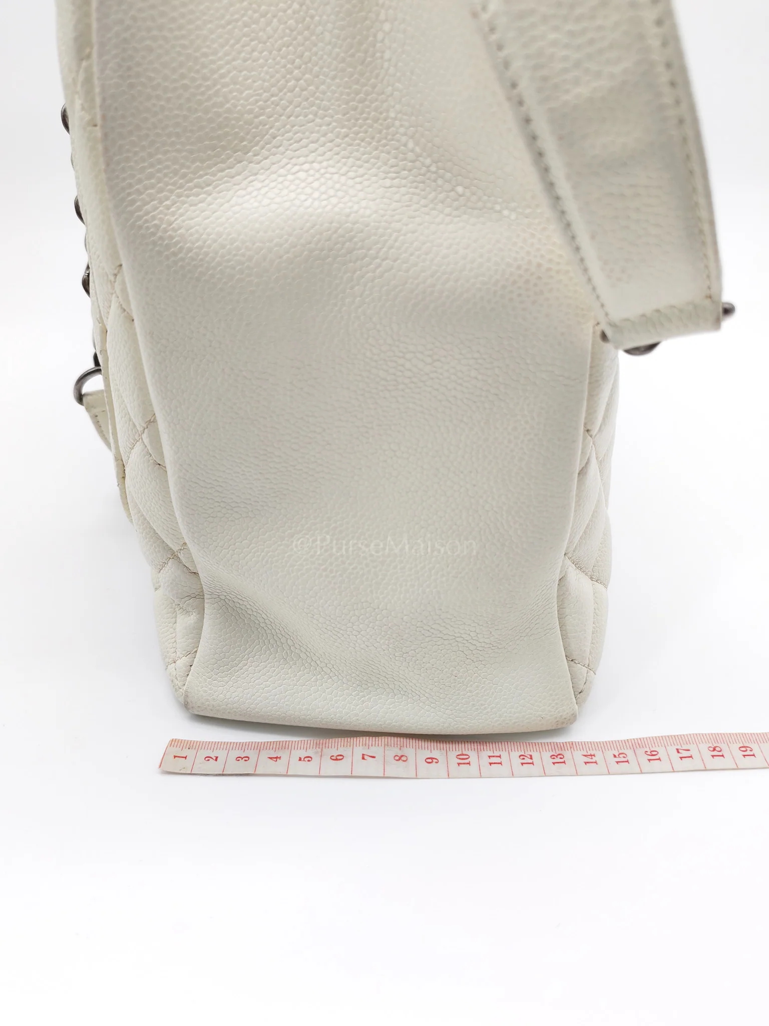 Chanel Grand Shopping Tote GST in White Caviar Leather and Ruthenium Hardware Series 13 - Image 32