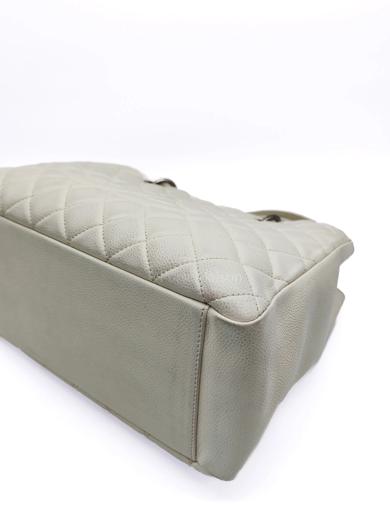 Chanel Grand Shopping Tote GST in White Caviar Leather and Ruthenium Hardware Series 13 - Image 6