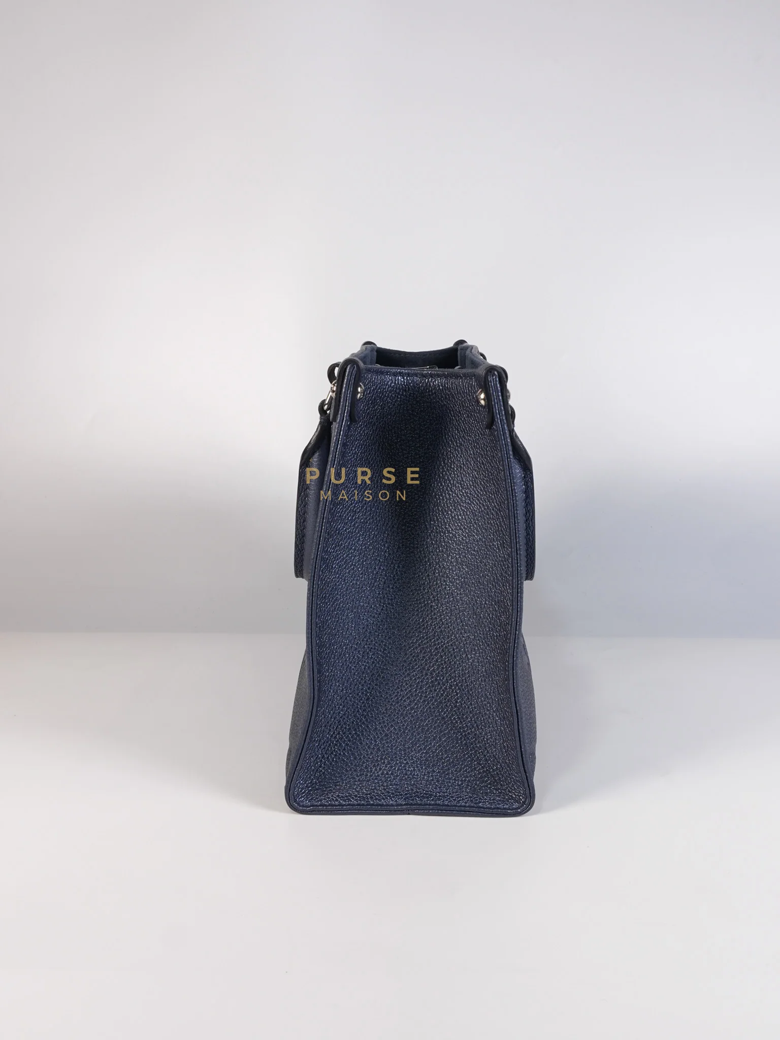 Louis Vuitton OnTheGo (OTG) PM Navy Nacre Metallic Empreinte Giant Monogram (Microchip) - Image 4