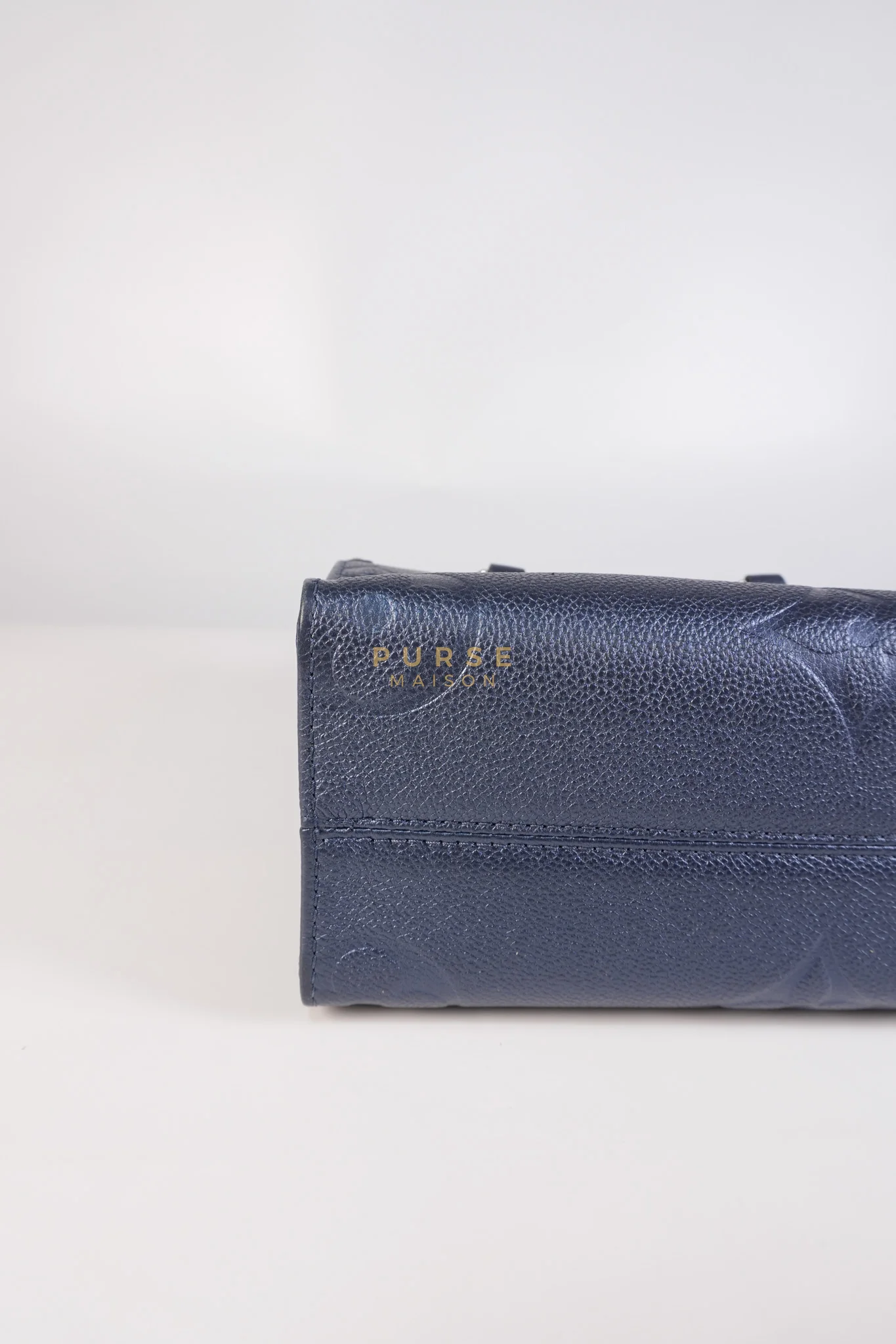 Louis Vuitton OnTheGo (OTG) PM Navy Nacre Metallic Empreinte Giant Monogram (Microchip) - Image 9